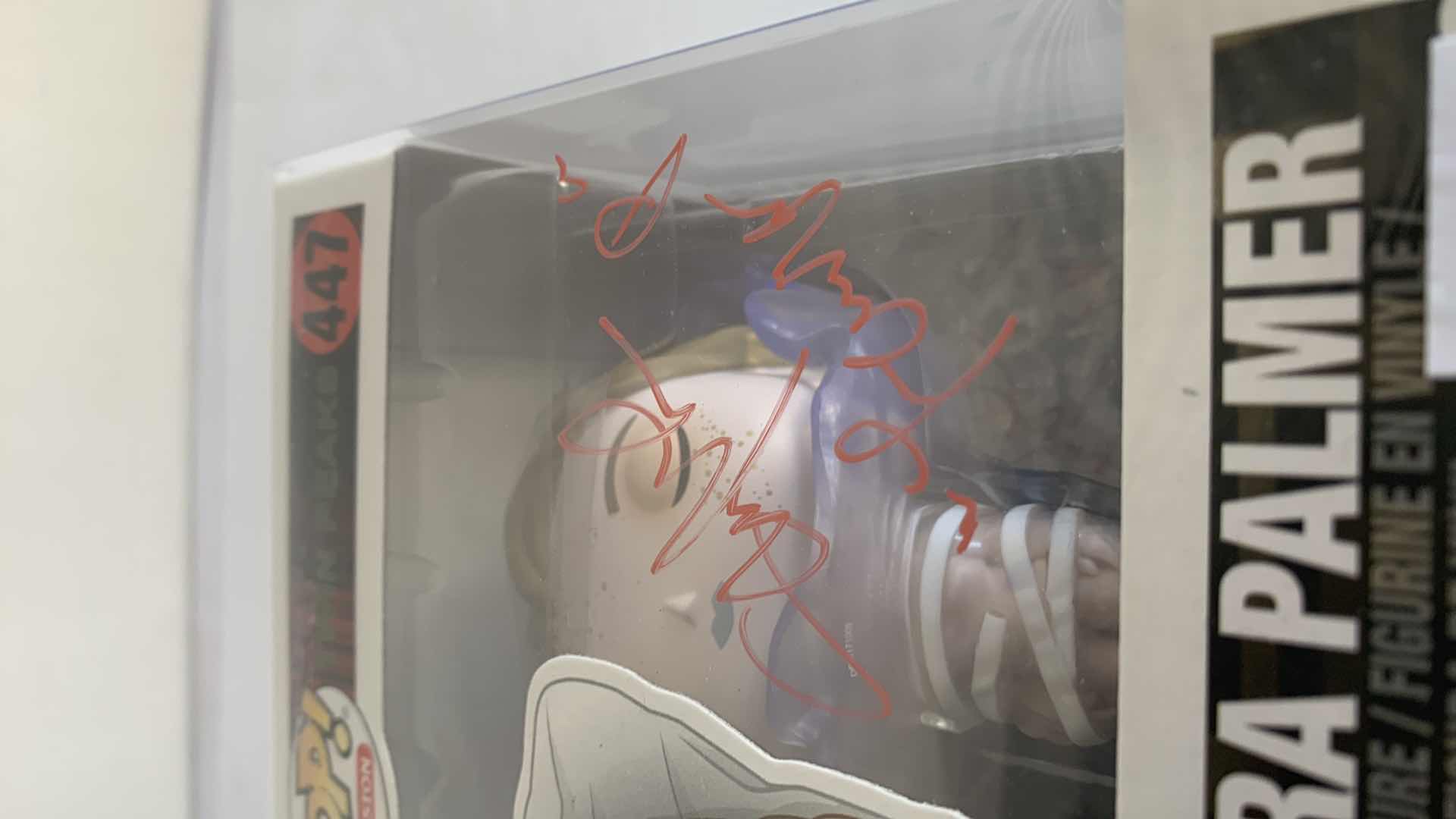 Photo 1 of AUTOGRAPHED WITH AUTHENTICITY FUNKO POP #447 LAURA PALMER NIB $125