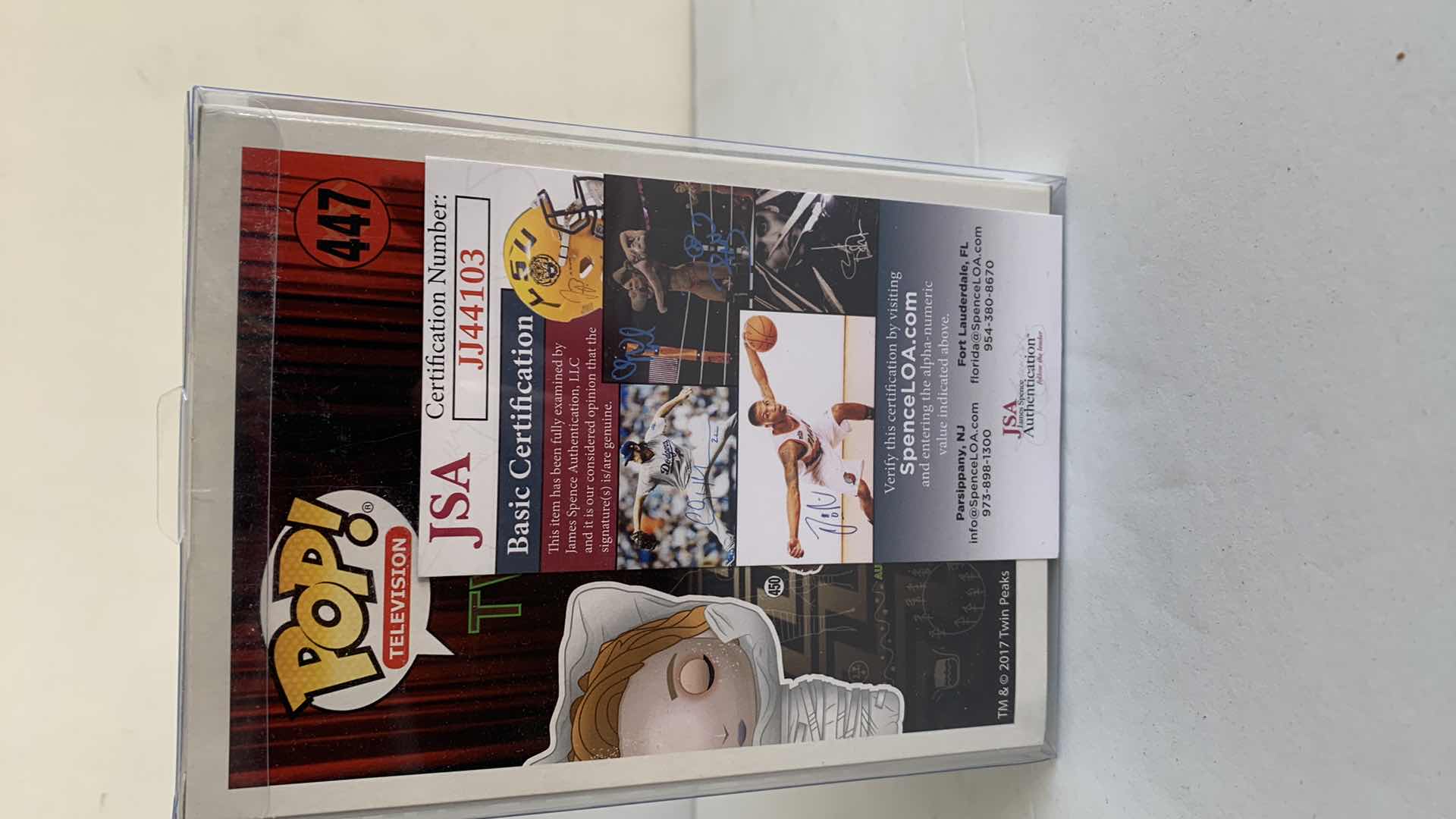 Photo 1 of AUTOGRAPHED WITH AUTHENTICITY FUNKO POP #447 LAURA PALMER NIB $125