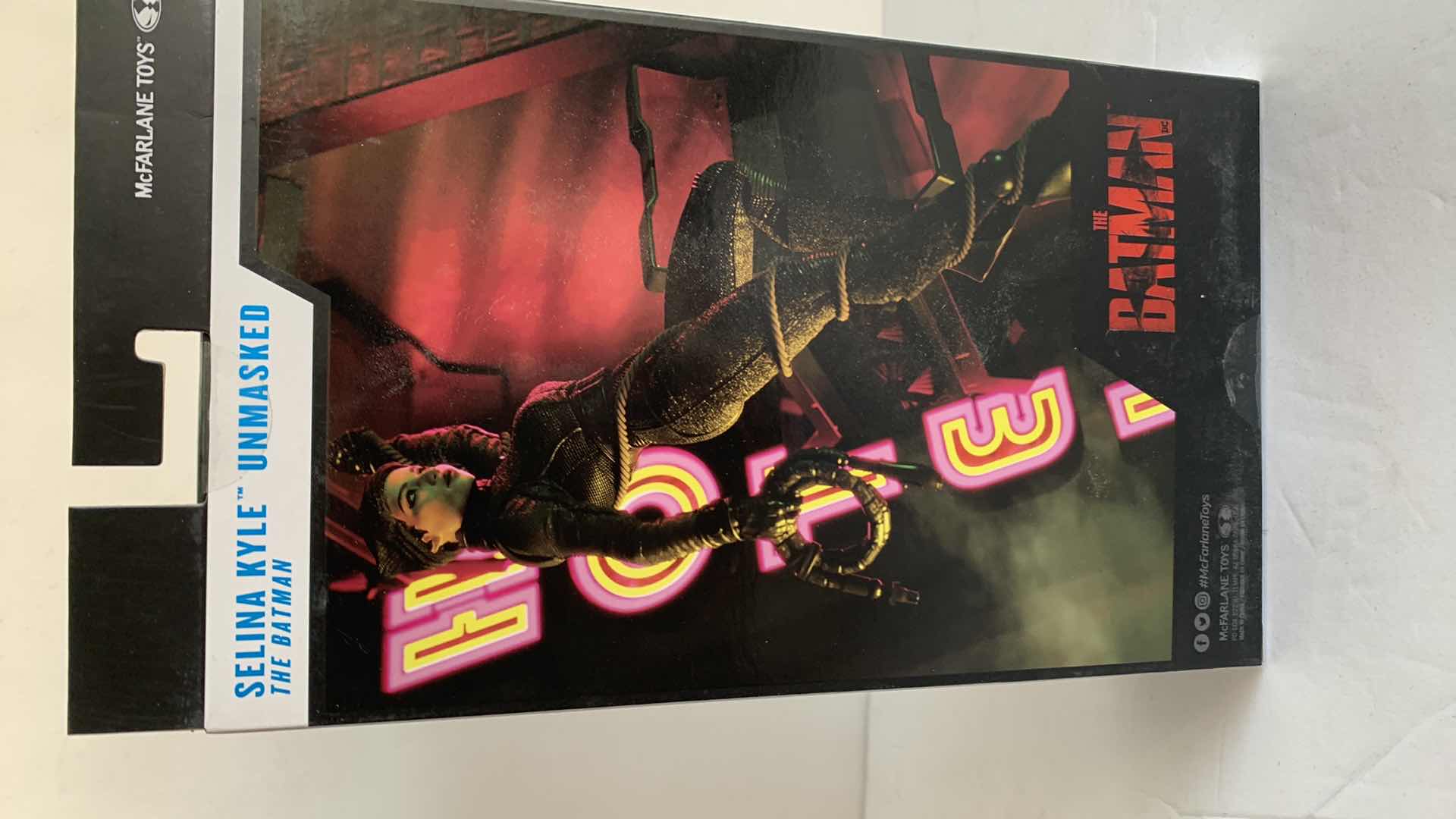 Photo 1 of MCFARLANE DC MULTIVERSE SELENA KYLE UNMASKED NIB $24