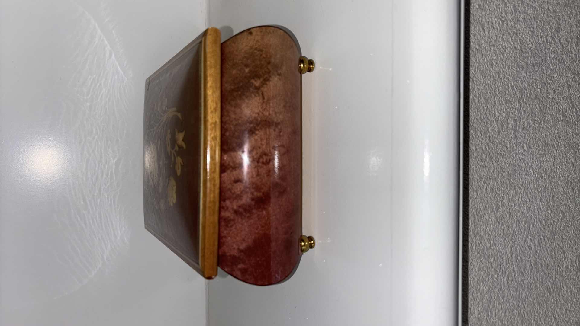 Photo 1 of LA BOTTEGUCCIA INLAID WOOD WORK JEWELRY/MUSIC BOX FROM SORRENTO ITALY 5.15 X 6.75” H3”