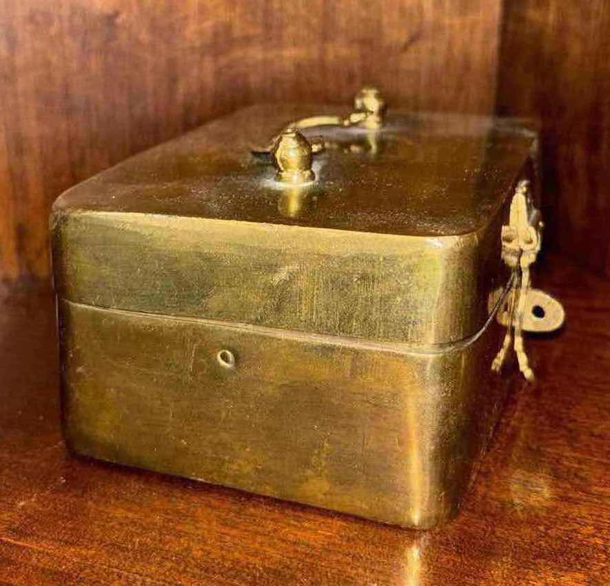 Photo 3 of ANTIQUE SOLID BRASS TRINKET BOX 3.5” X 5” H2.75”