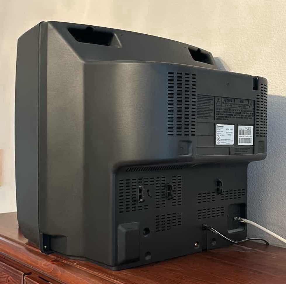 Photo 1 of PANASONIC 20” CRT TV W BUILT-IN VCR VIDEO PLAYER W REMOTE (MODEL PV-C2010)