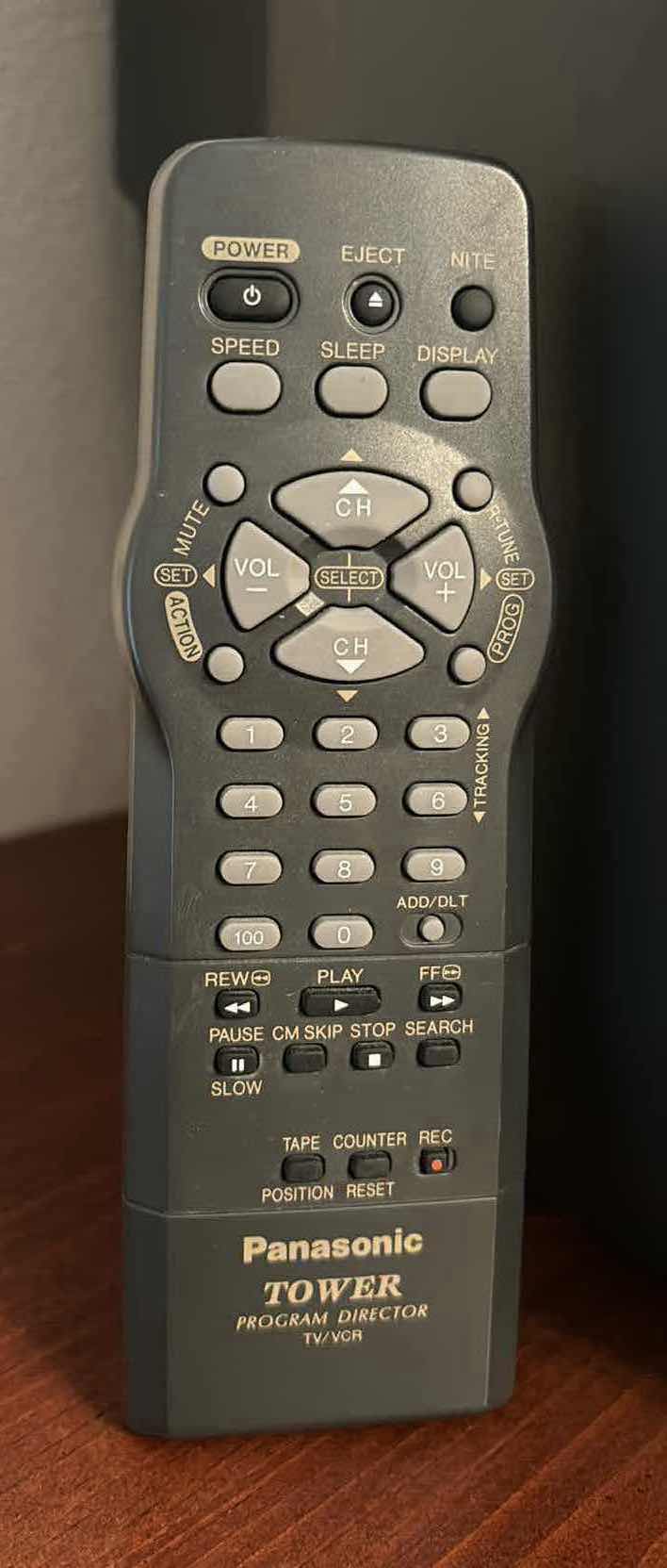 Photo 1 of PANASONIC 20” CRT TV W BUILT-IN VCR VIDEO PLAYER W REMOTE (MODEL PV-C2010)