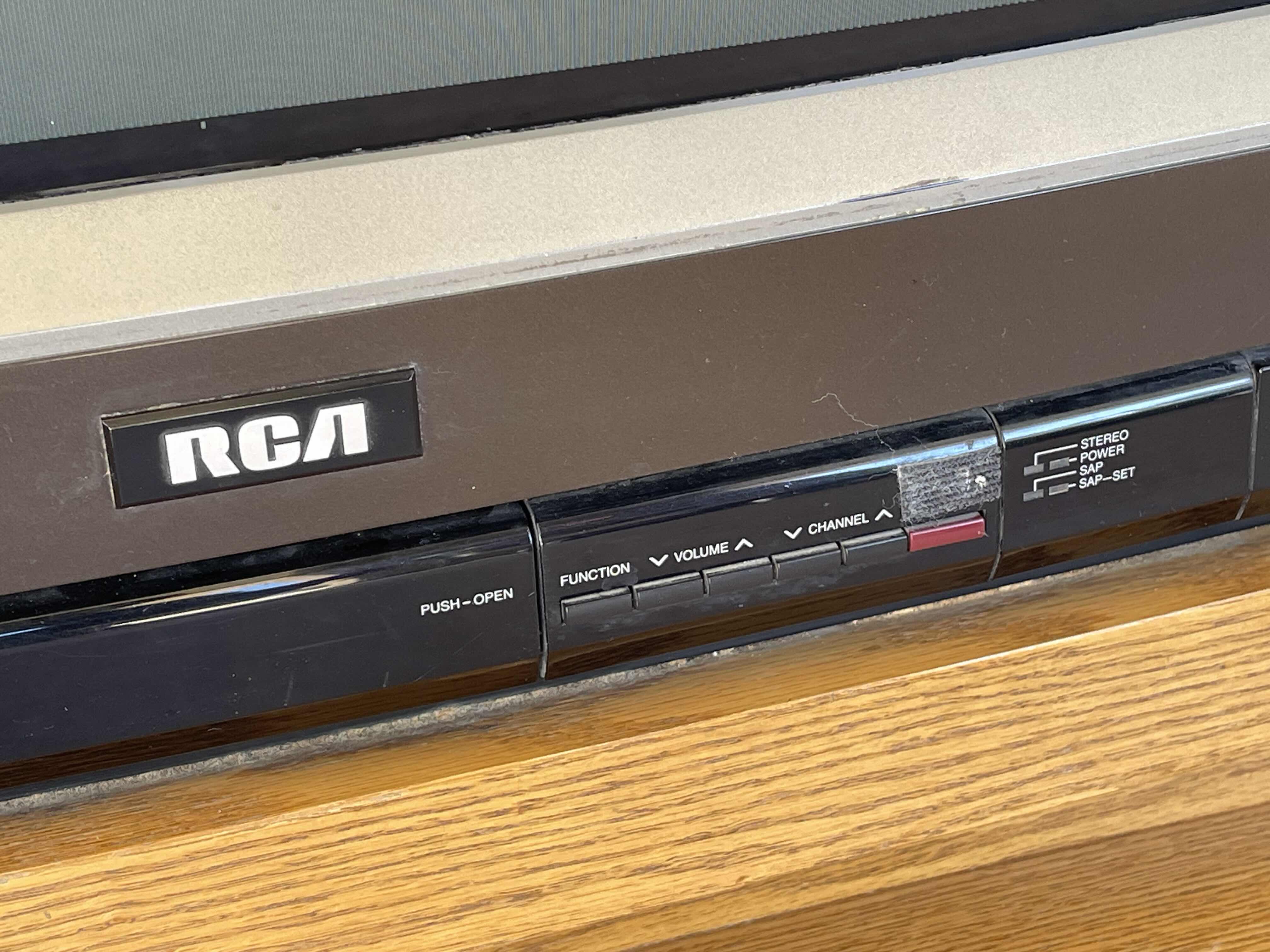 Photo 7 of RCA 32” COLORTRAK 2000 STEREO MONITOR CONSOLE WITH WHEELS, CONSOLE 15” X 42” H35” (MODEL G31150CK)