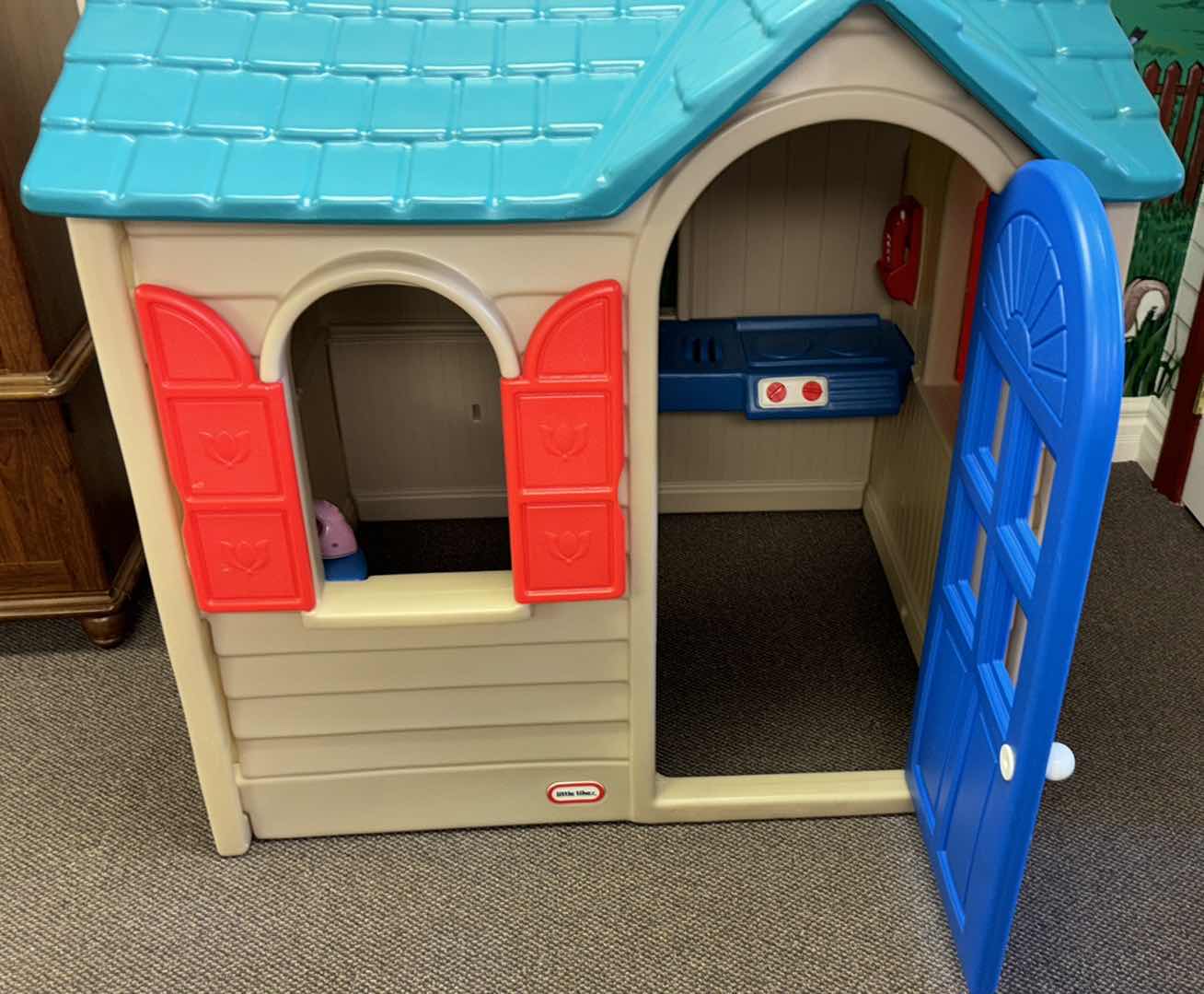 Photo 1 of LITTLE TIKES COTTAGE HOME PLAYHOUSE 43” X 48” H50”