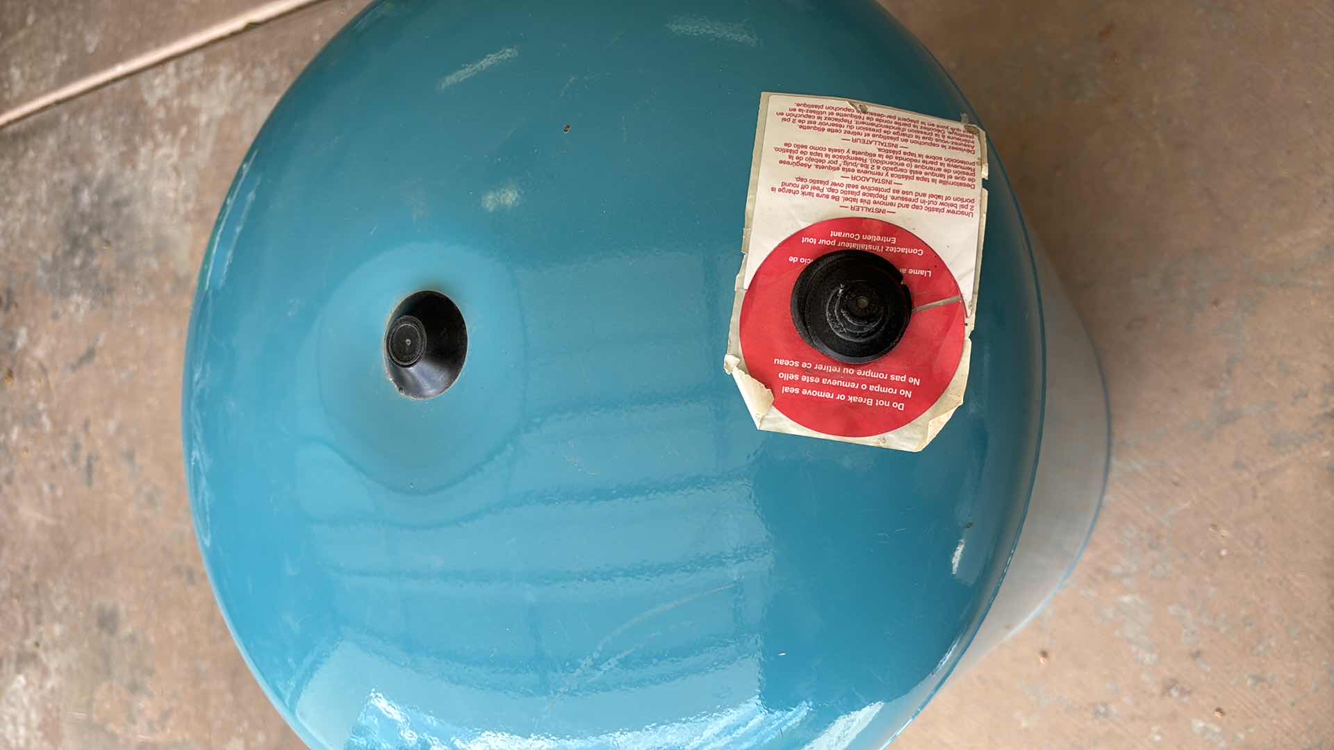 Photo 1 of FLEXCON INDUSTRIES WELL-RITE WELL PRESSURE STEEL 20 GALLON TANK (MODEL WR60R)