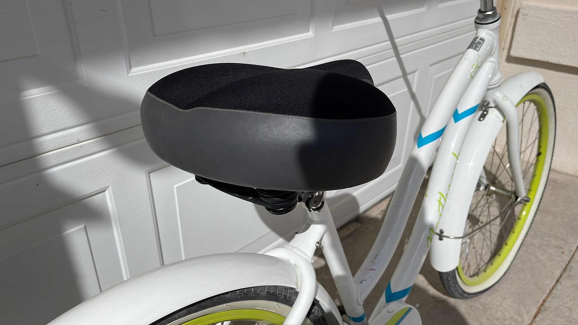 Photo 1 of NORTHROCK OC WOMENS 17” BEACH CRUISER BICYCLE, LH2 ALUMINUM