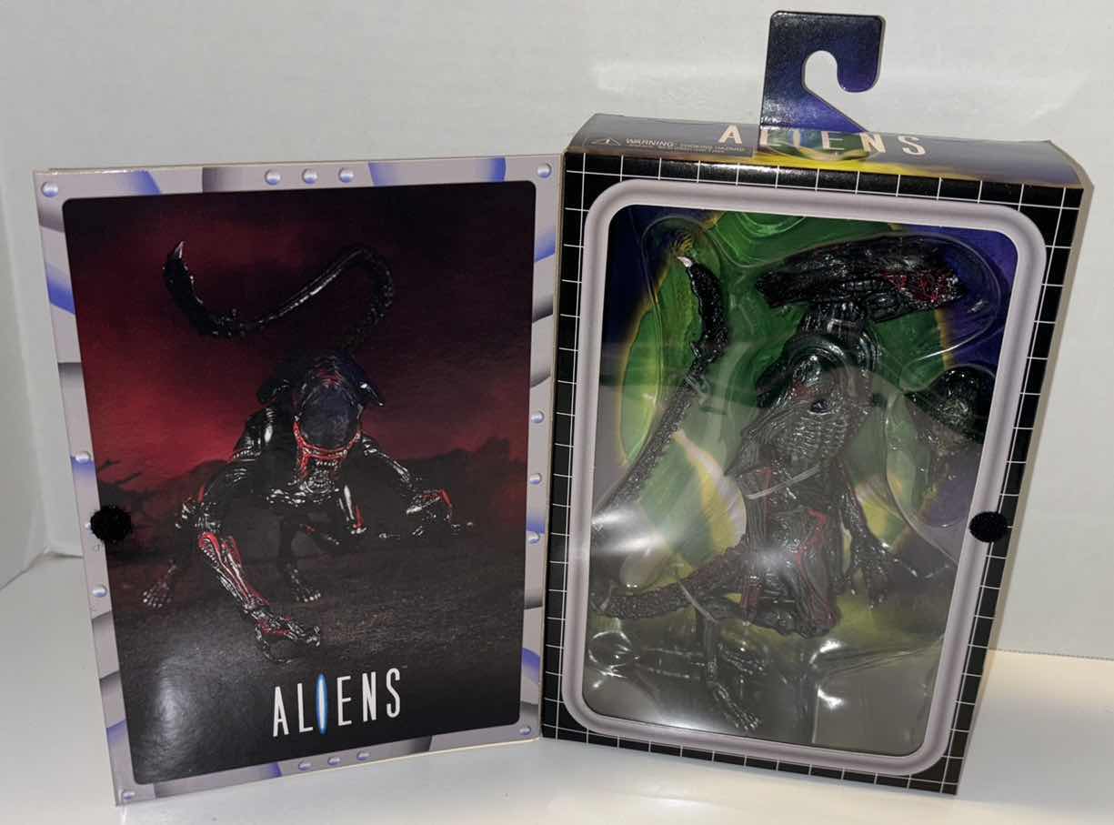 Photo 1 of NEW 2-PACK NECA ALIENS ACTION FIGURE & ACCESSORIES, "NIGHT COUGAR ALIEN W MAGNETIC KAMIKAZE PARASITE" & “PANTHER ALIEN W MAGNETIC ATTACK PARASITE”