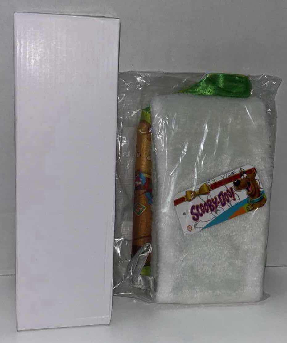 Photo 1 of NEW 2PC BUNDLE SCOOBY-DOO 16 OZ TUMBLER CUP W/STRAW & KURT S. ADLER SCOOBY-DOO 19” STOCKING W/ WHITE PLUSH CUFF