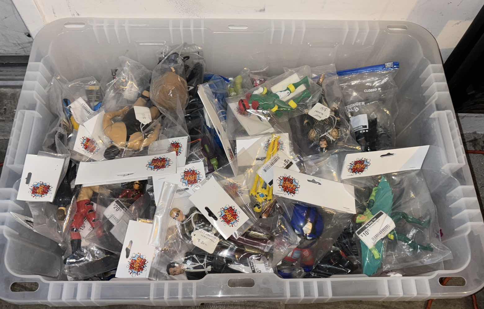 Photo 1 of 27 GAL HDX TOUGH TOTE  FULL OF LOOSE VINTAGE/CURRENT ACTION FIGURES, (WORTH $1000+) **NO RETURNS TO NELLIS**