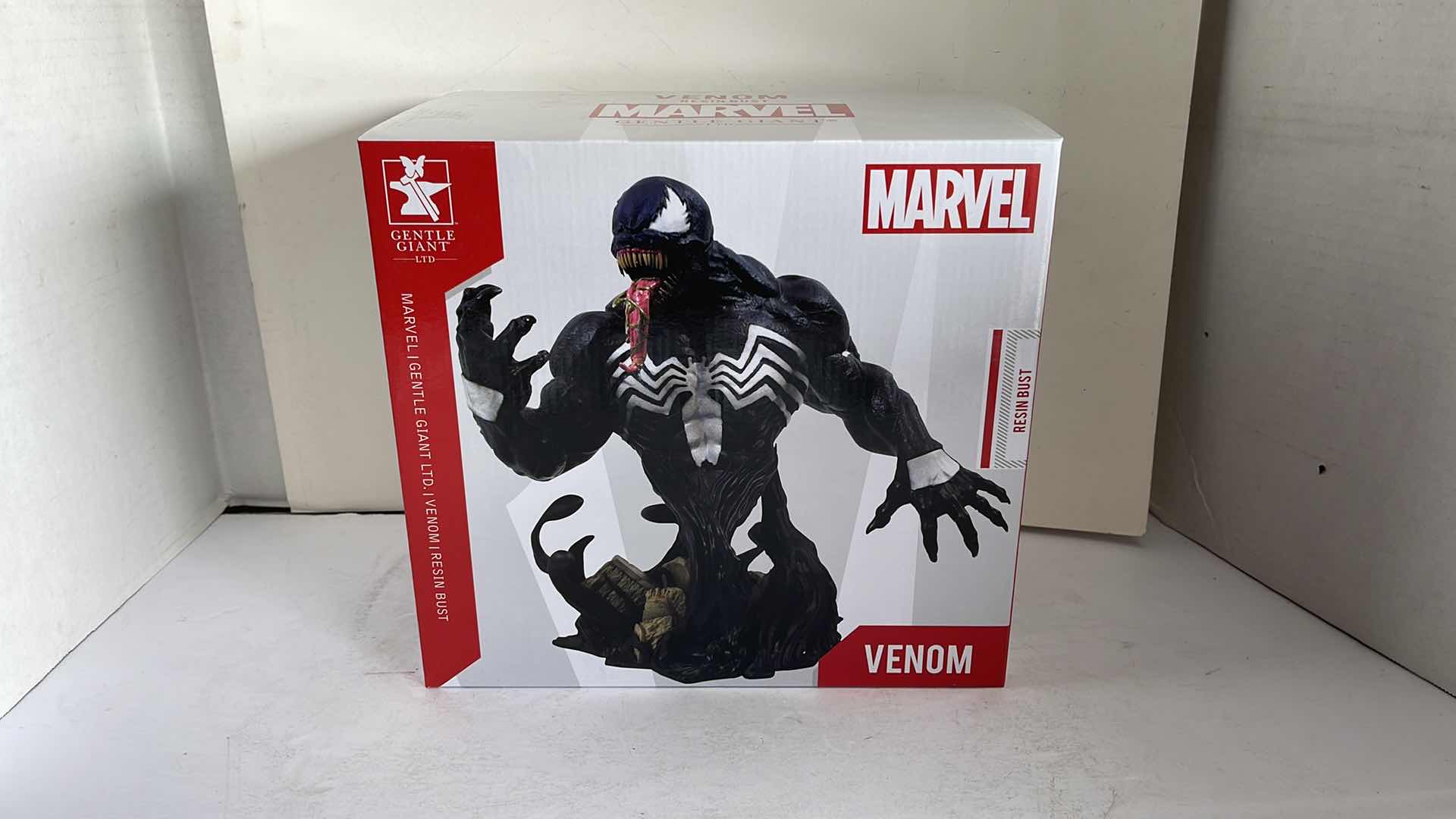 Photo 1 of NIB MARVEL VENOM RESIN BUST GENTLE GIANT LTD MSRP $119.99