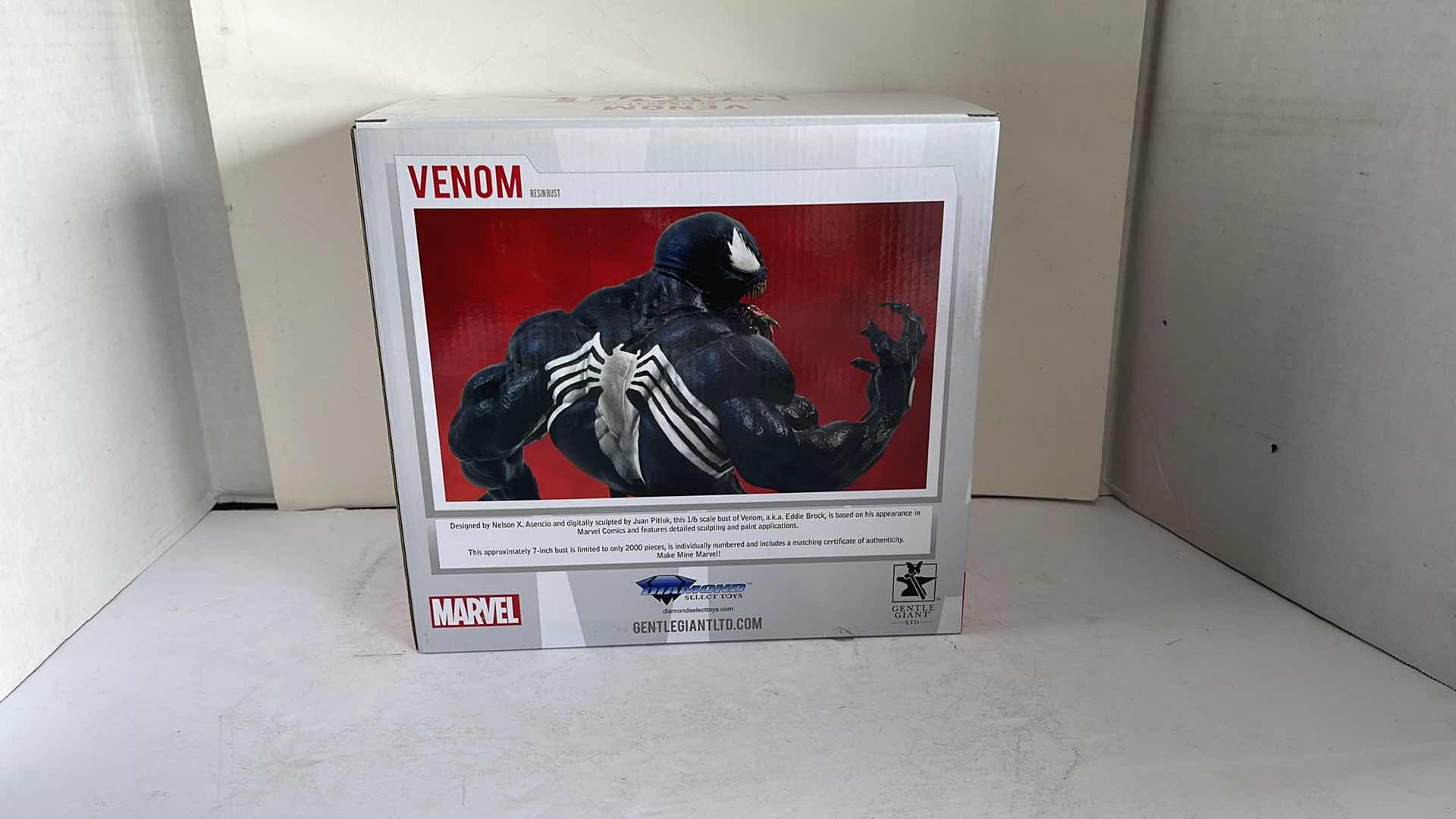 Photo 1 of NIB MARVEL VENOM RESIN BUST GENTLE GIANT LTD MSRP $119.99