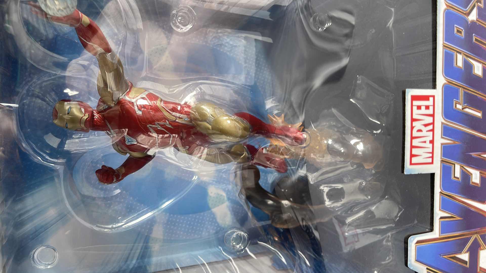Photo 3 of NIB MARVEL AVENGERS ENDGAME IRON MAN PVC DIORAMA MSPR $50
