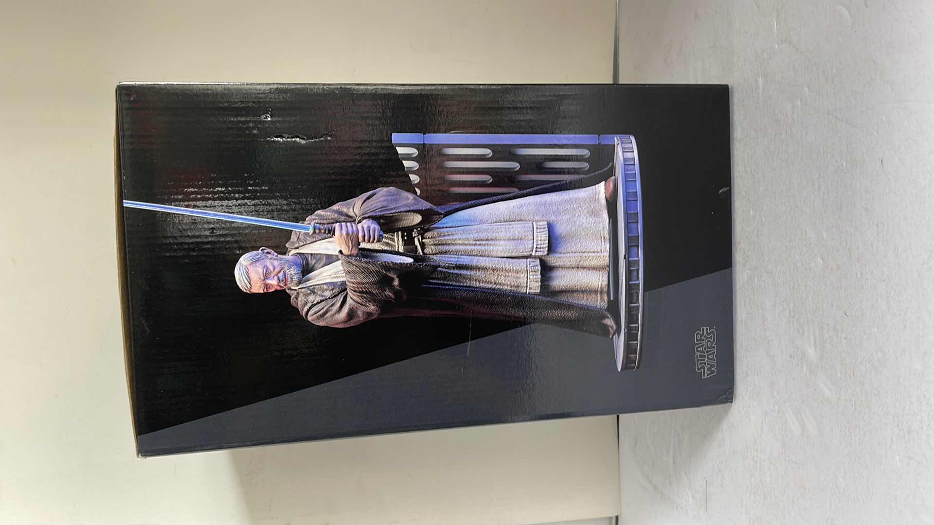 Photo 1 of NIB MILESTONES STAR WARS OBI-WAN KENOBI (A NEW HOPE) STATUE MSRP $200