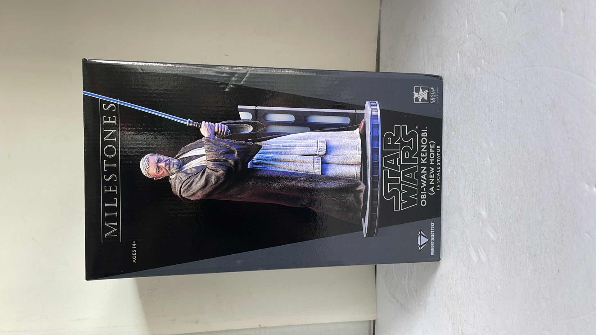 Photo 1 of NIB MILESTONES STAR WARS OBI-WAN KENOBI (A NEW HOPE) STATUE MSRP $200