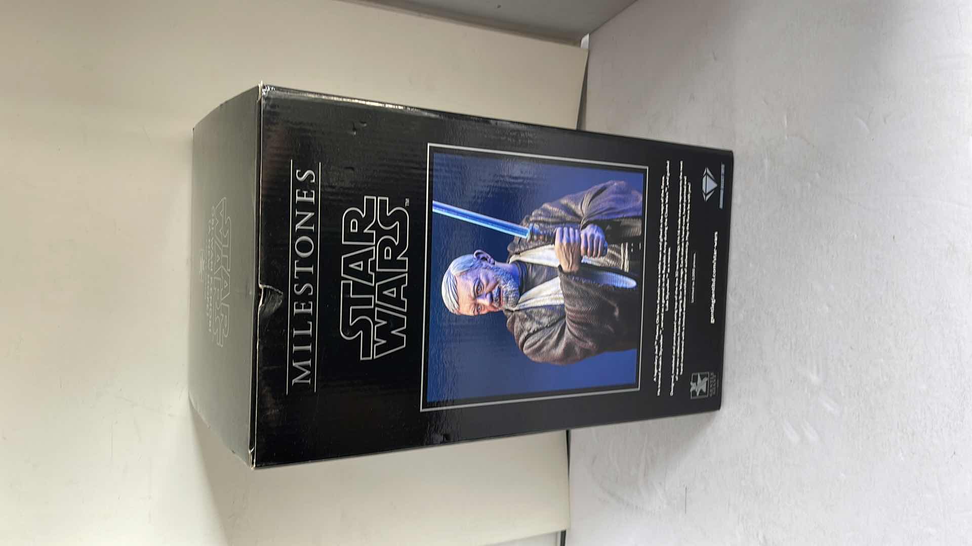Photo 1 of NIB MILESTONES STAR WARS OBI-WAN KENOBI (A NEW HOPE) STATUE MSRP $200