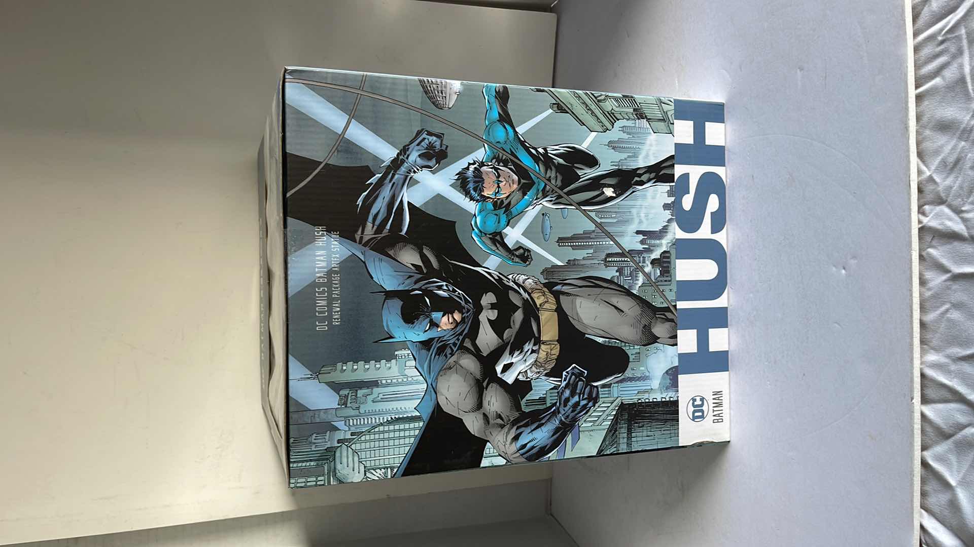 Photo 4 of NIB DC BATMAN HUSH RENEWAL PACKAGE ARTFX STATUE MSRP $125
