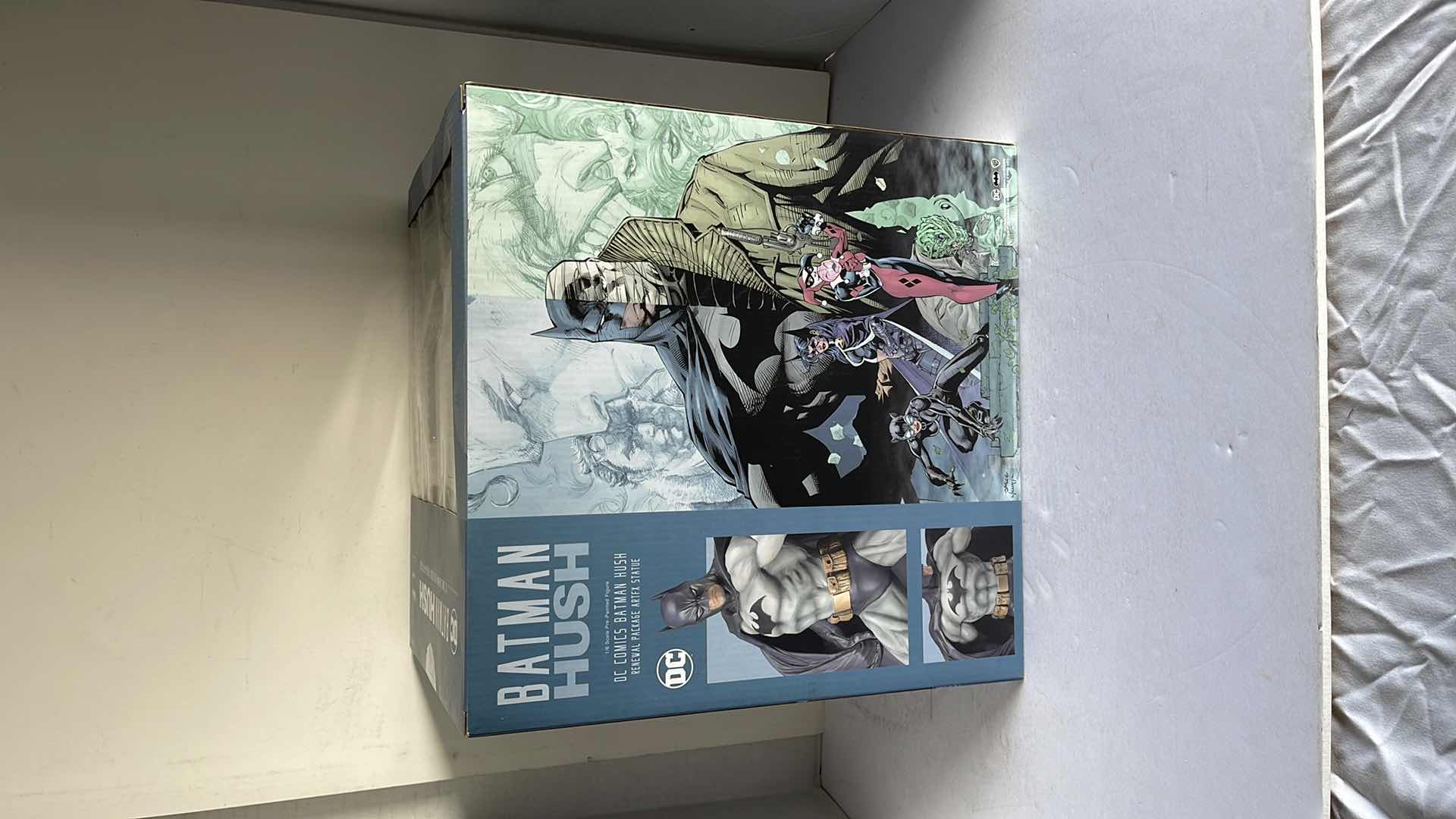 Photo 3 of NIB DC BATMAN HUSH RENEWAL PACKAGE ARTFX STATUE MSRP $125