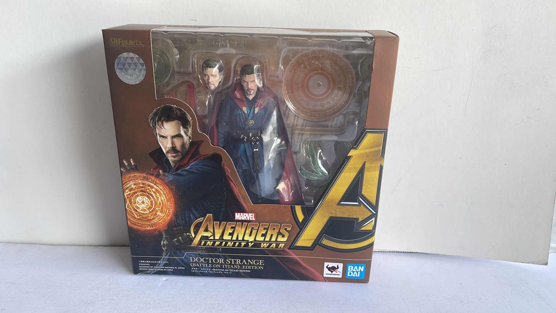 Photo 1 of NIB MARVEL AVENGERS INFINITY WAR DOCTOR STRANGE BATTLE ON TITAN EDITION MSRP $75