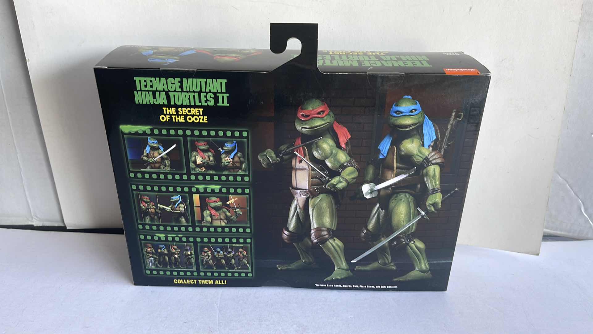 Photo 1 of NIB NICKELODEON TEENAGE MUTANT NINJA TURTLES II THE SECRET OF THE OOZE LEONARDO VS RAPHAEL MSRP $100