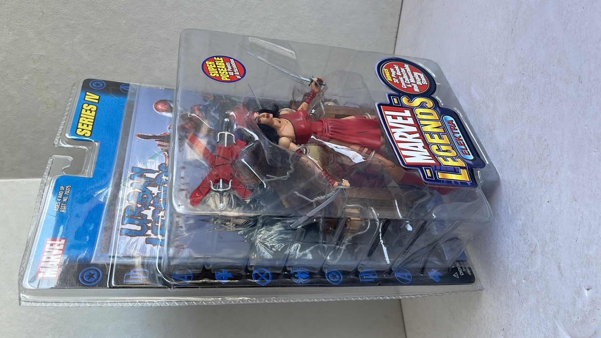 Photo 1 of NIB MARVEL LEGENDS ELEKTRA SERIES IV URBAN LEGENDS COMIC MSRP $29.99