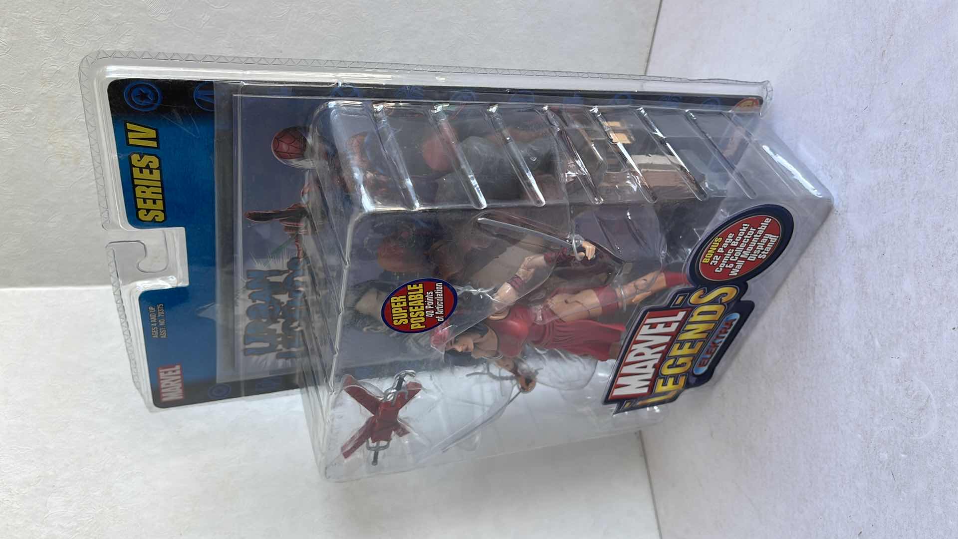 Photo 1 of NIB MARVEL LEGENDS ELEKTRA SERIES IV URBAN LEGENDS COMIC MSRP $29.99