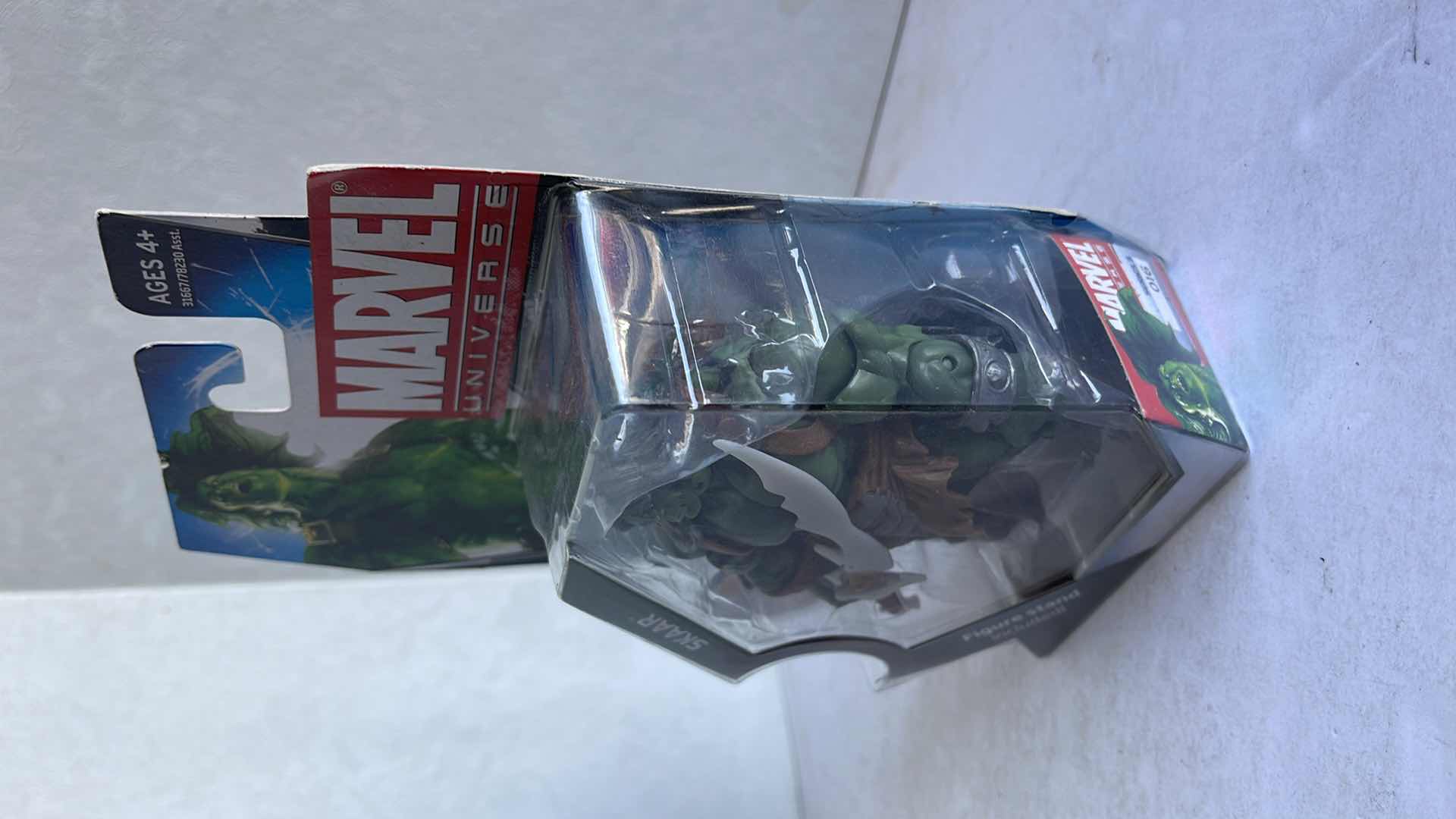 Photo 1 of NIB MARVEL UNIVERSE SKAAR H3.75” MSRP $19.99