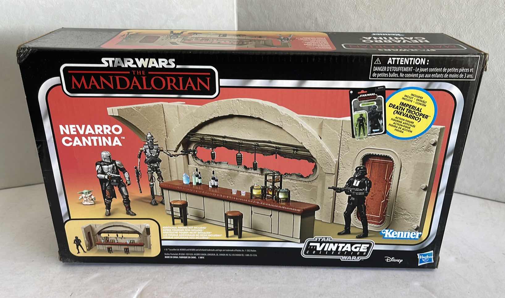 Photo 1 of NIB KENNER STAR WARS THE MANDALORIAN NEVARRO CANTINA MSRP $40
