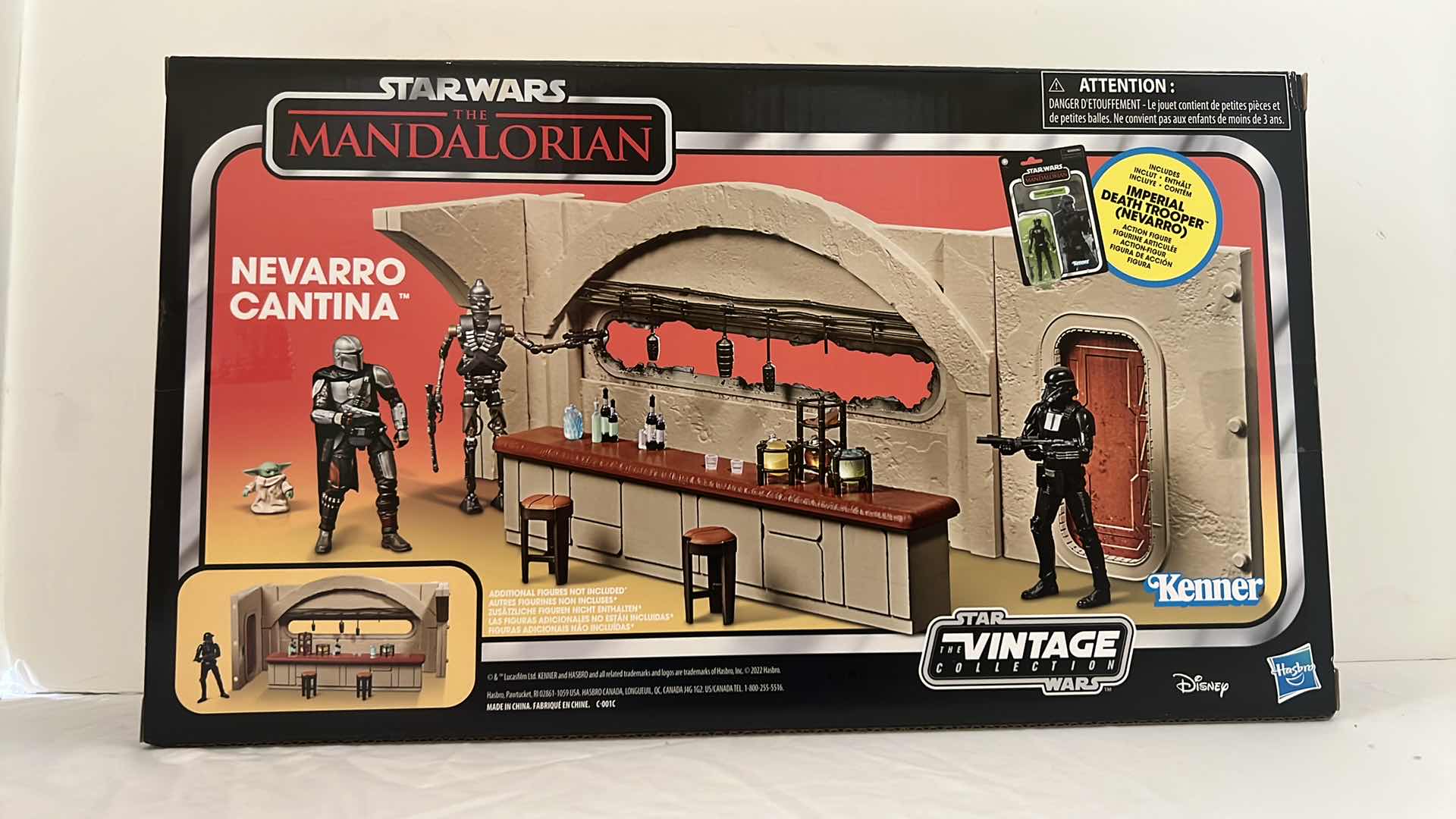 Photo 1 of NEW HASBRO STAR WARS THE VINTAGE COLLECTION THE MANDALORIAN "NEVARRO CANTINA" ACTION FIGURE  MSRP $75