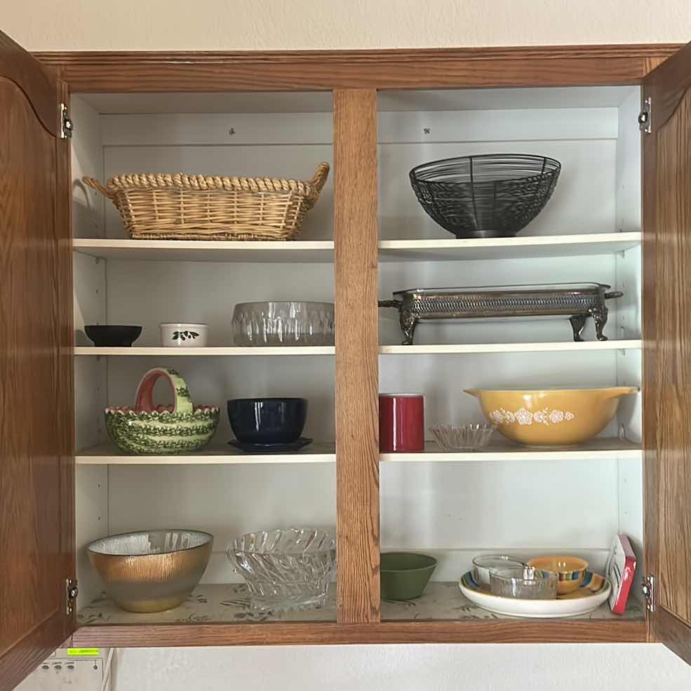 Photo 1 of CONTENTS OF KITCHEN CABINET