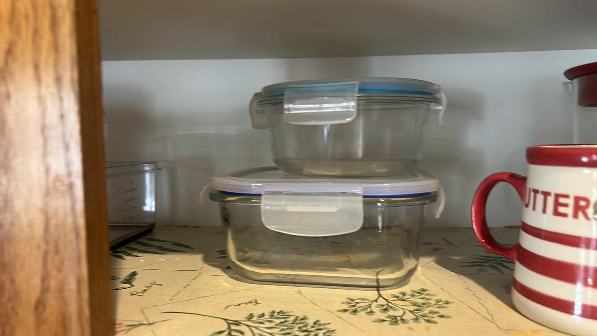 Photo 1 of CONTENTS OF KITCHEN CABINET