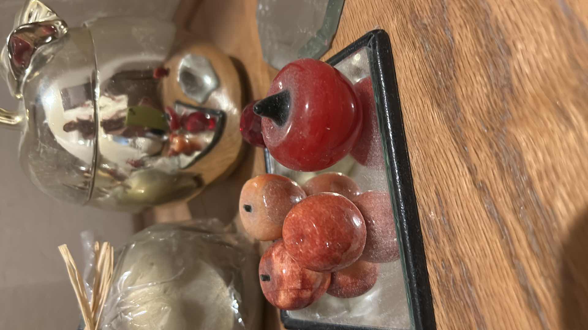 Photo 1 of APPLE DECOR MINIATURE