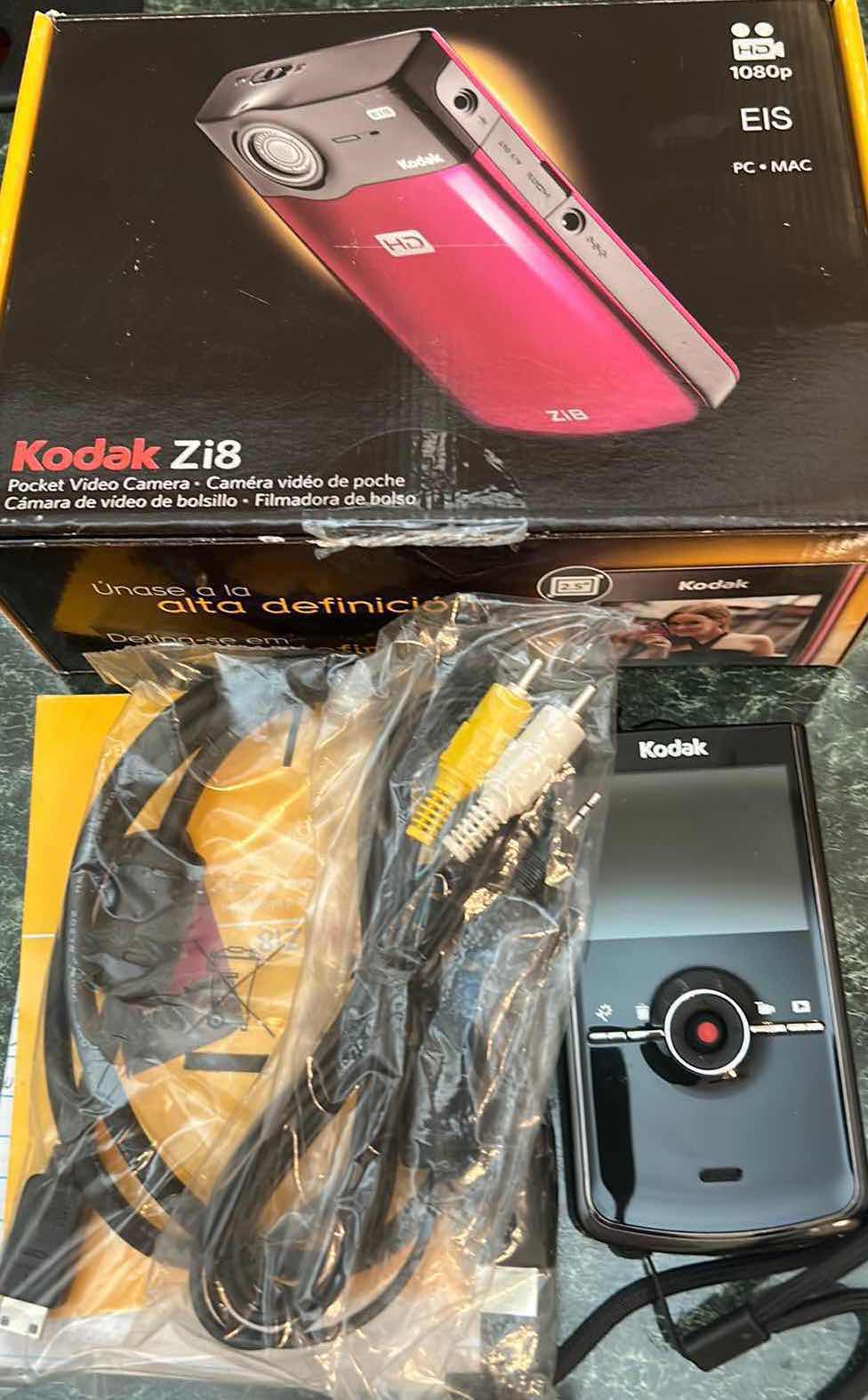 Photo 1 of KODAK Zi8 POCKET VIDEO RECORDER