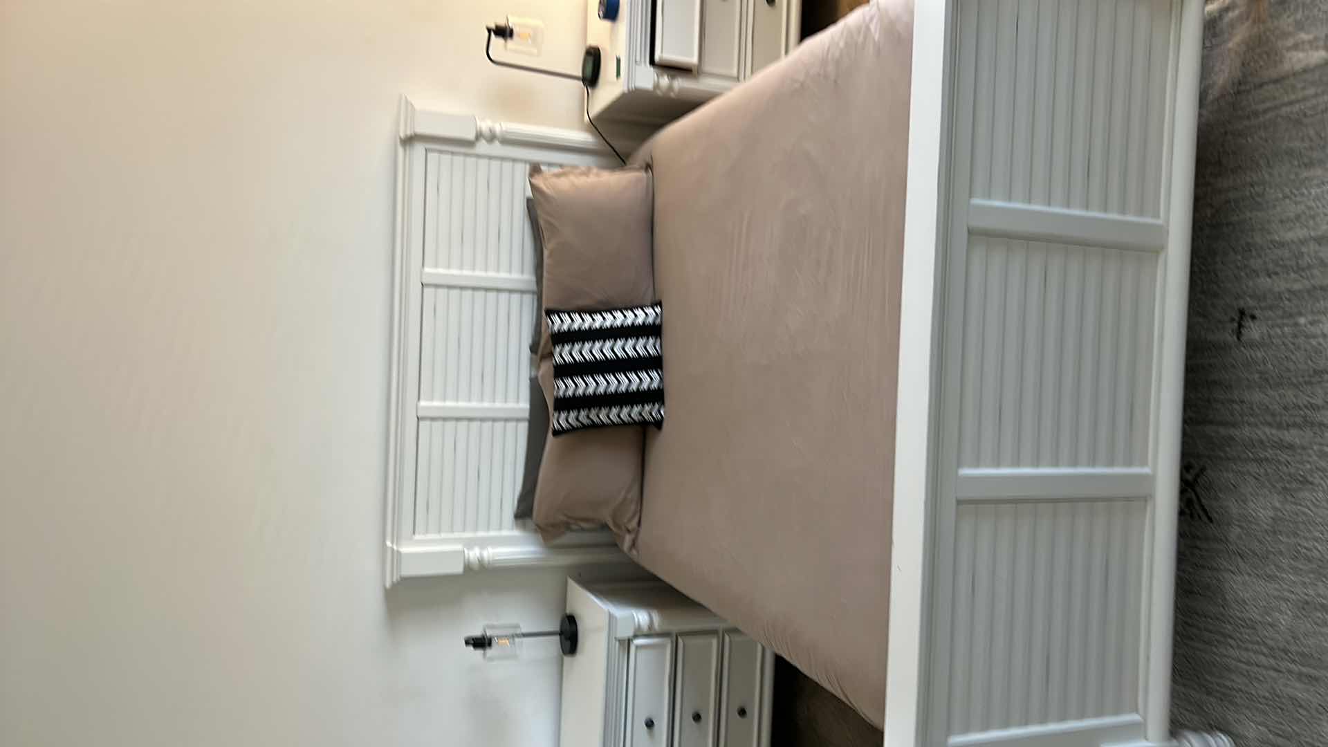 Photo 1 of WHITE QUEEN HEADBOARD, FOOTBOARD AND SURROUND ( ALL ELSE SOLD SEPARATELY) 68“ x 90” x 5‘