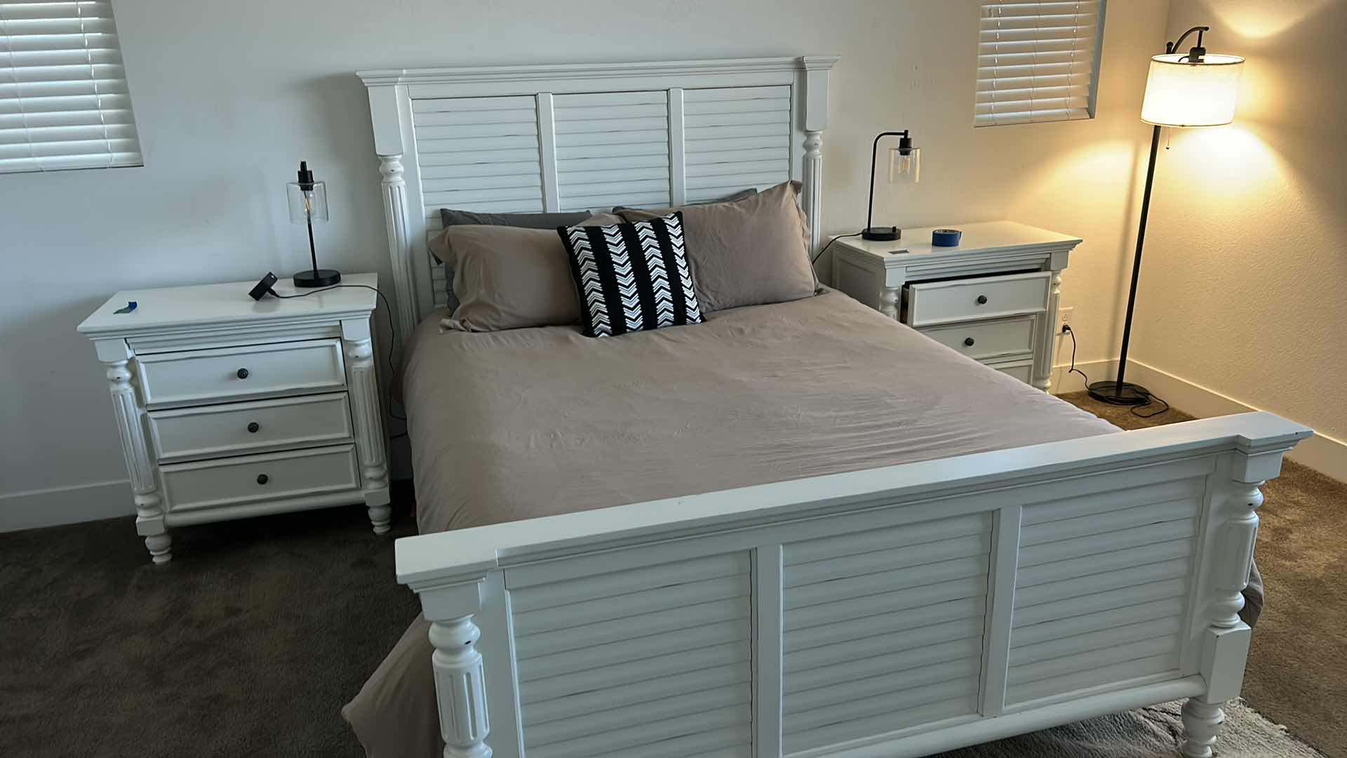 Photo 1 of MAUVE QUEEN BEDDING AND PILLOWS (ALL ELSE SOLD SEPARATELY)