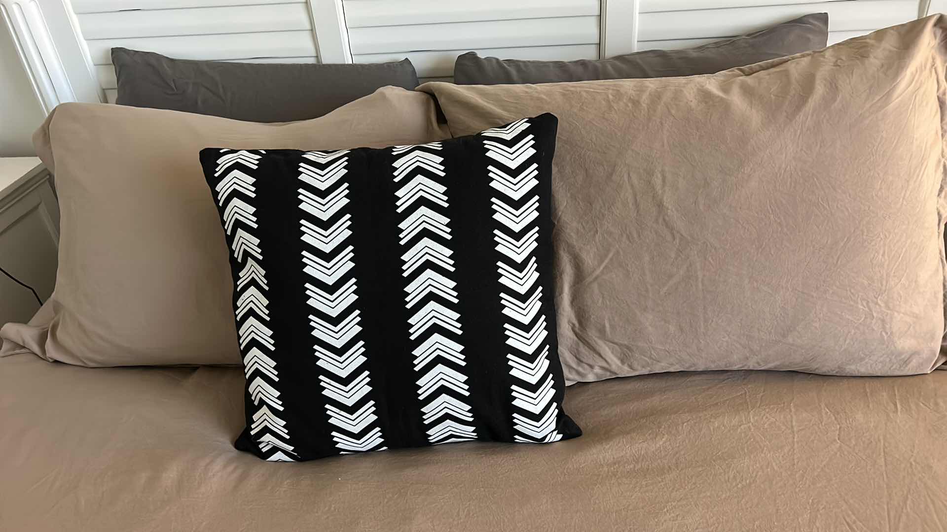 Photo 1 of MAUVE QUEEN BEDDING AND PILLOWS (ALL ELSE SOLD SEPARATELY)