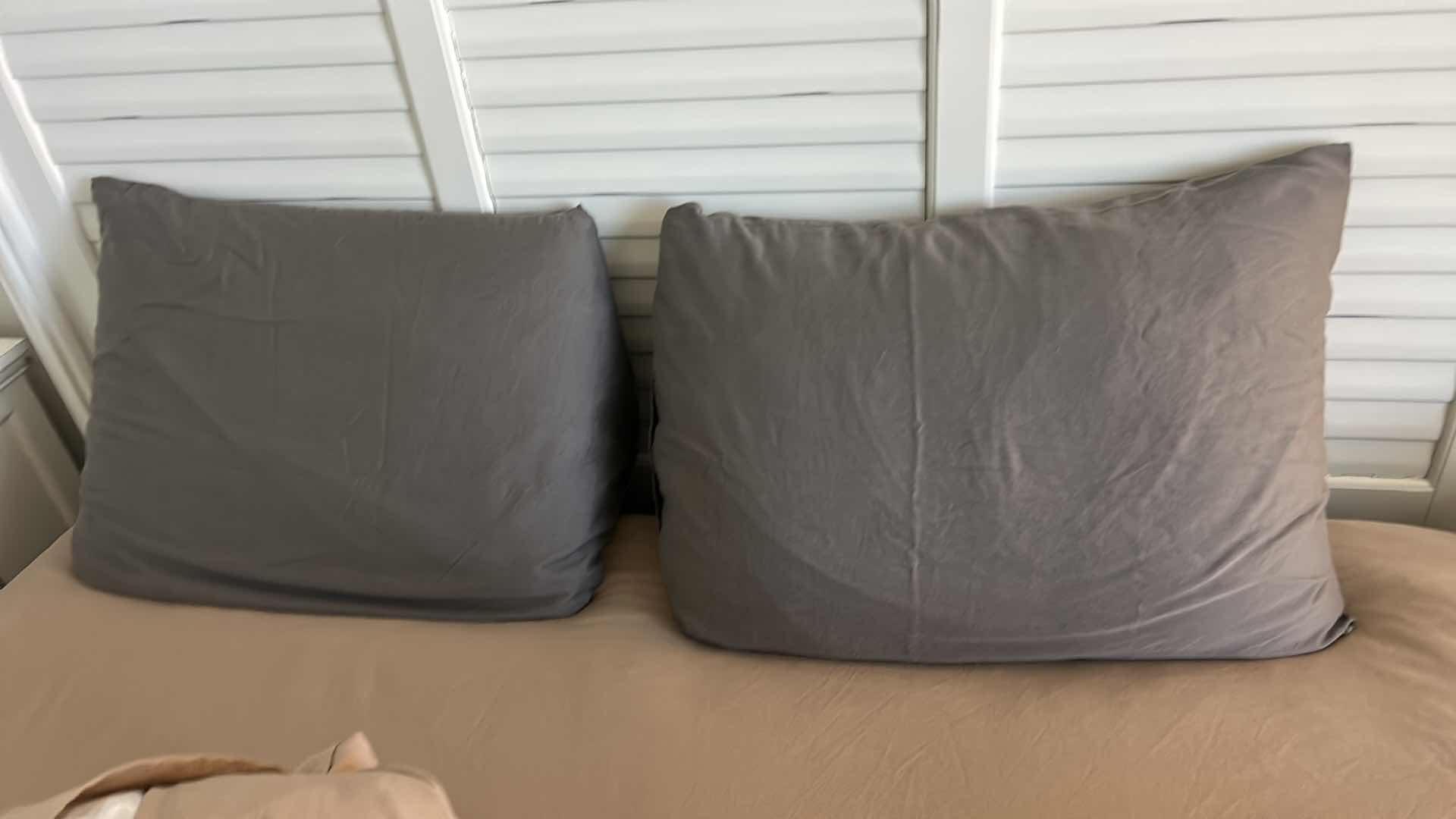 Photo 1 of MAUVE QUEEN BEDDING AND PILLOWS (ALL ELSE SOLD SEPARATELY)