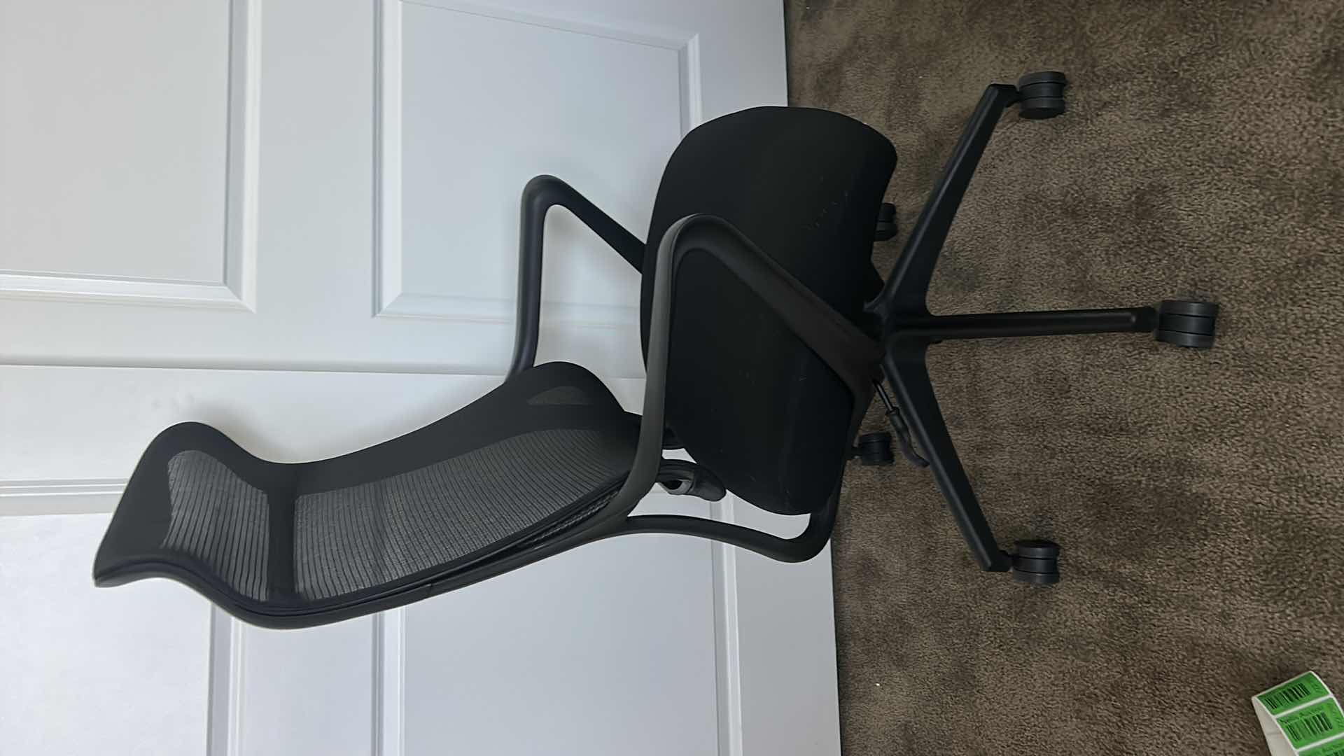 Photo 1 of EXECUTIVE DESK CHAIR