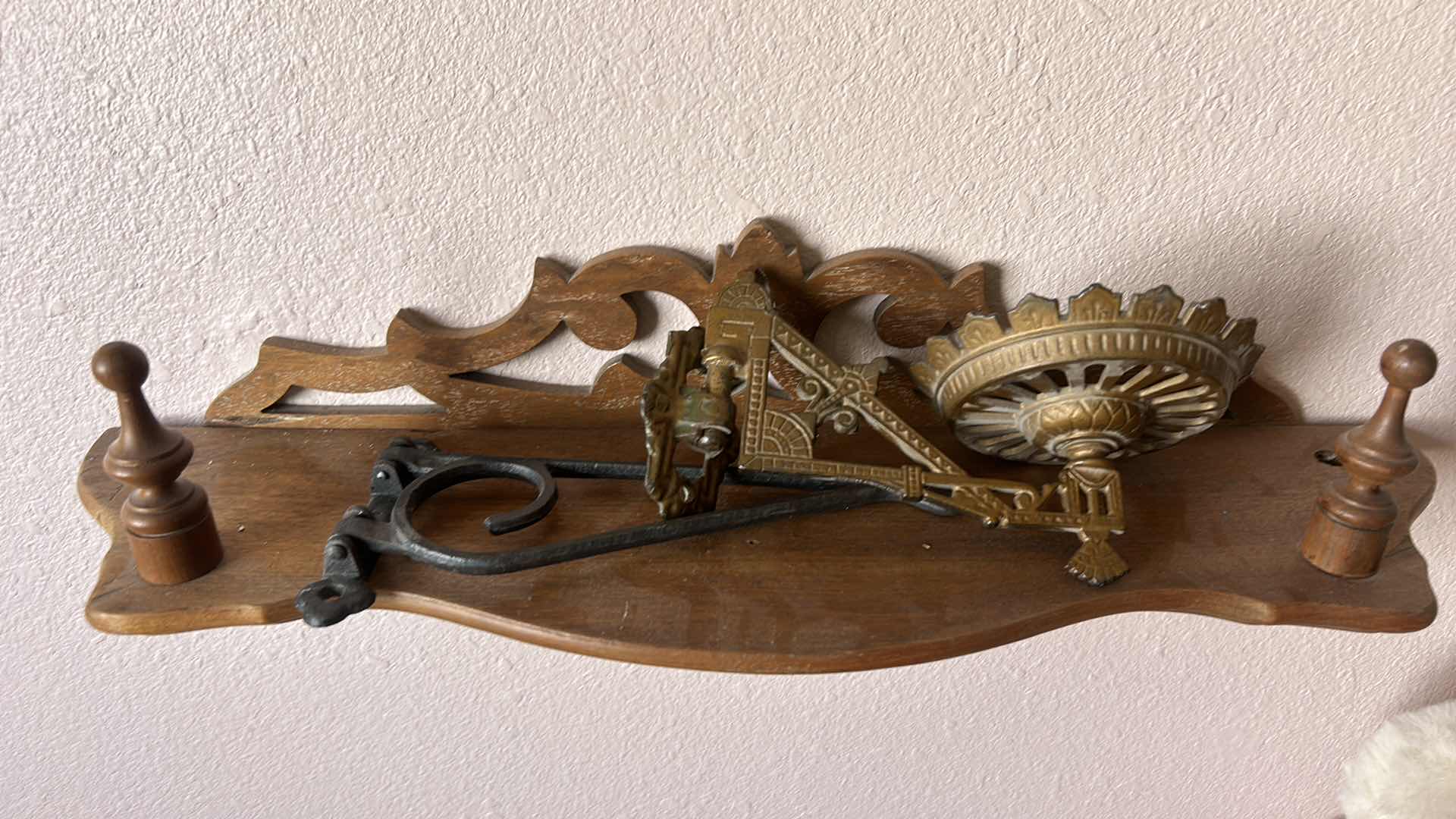 Photo 1 of 3 VINTAGE WALL DECOR (SHELF 24”)