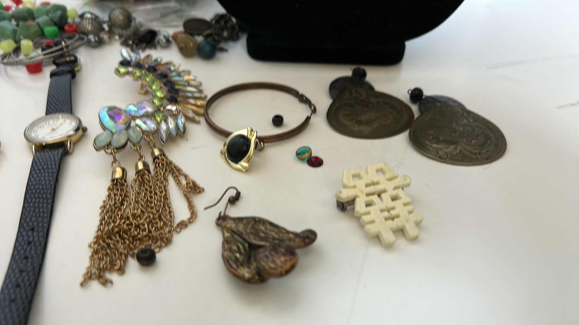 Photo 3 of COSTUME JEWELRY PIECES - 2 WATCHES, JEWELRY MAKING PIECES AND MORE