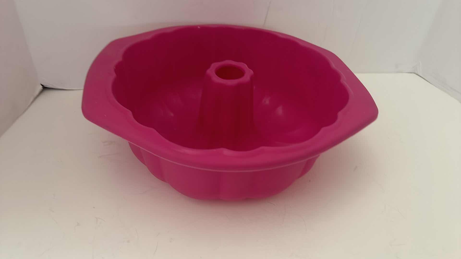 Photo 1 of KITCHEN ACCESSORIES - SILICONE MOLDS & FLEXIBLE CUTTING BOARDS