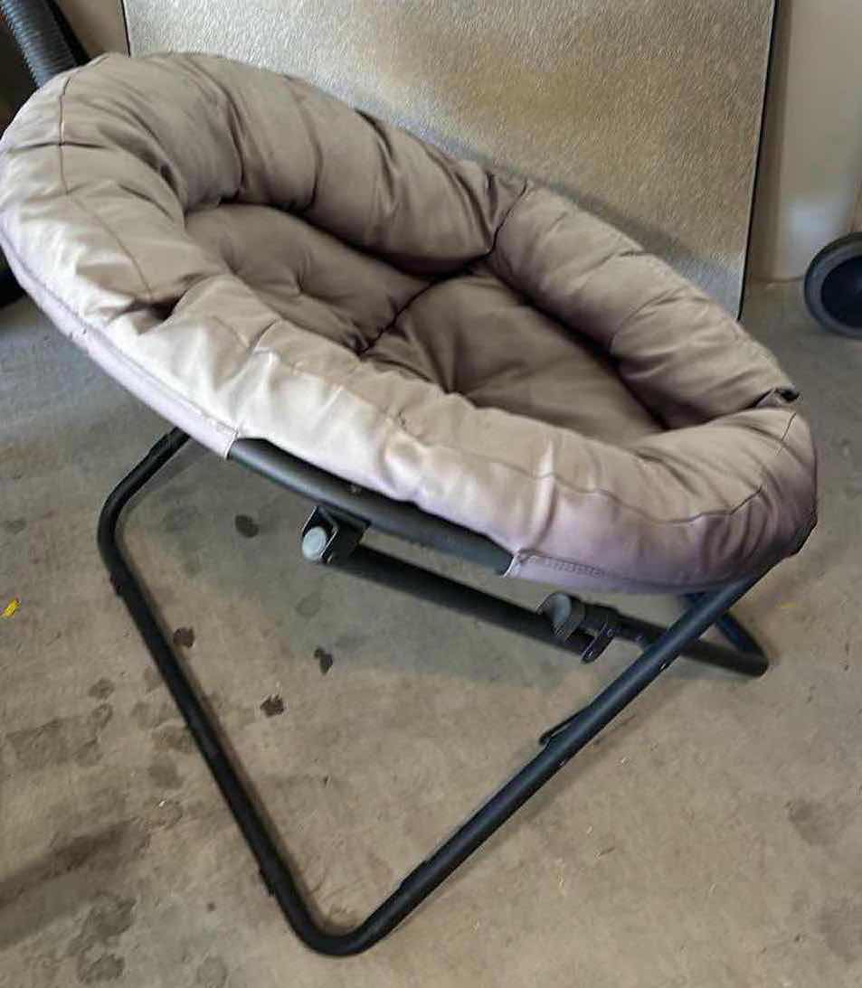 Photo 1 of FOLDABLE CHAIR