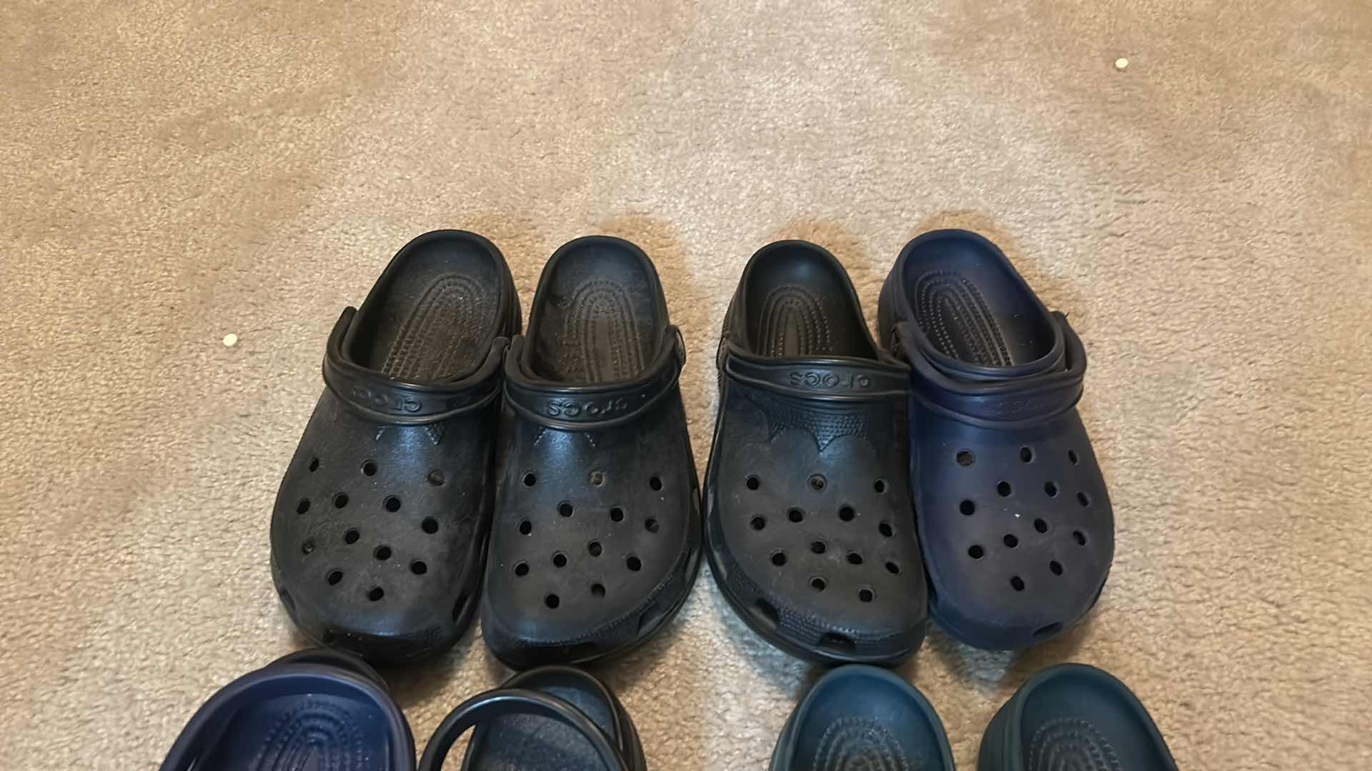 Photo 1 of WOMENS SHOES SIZE 8/9