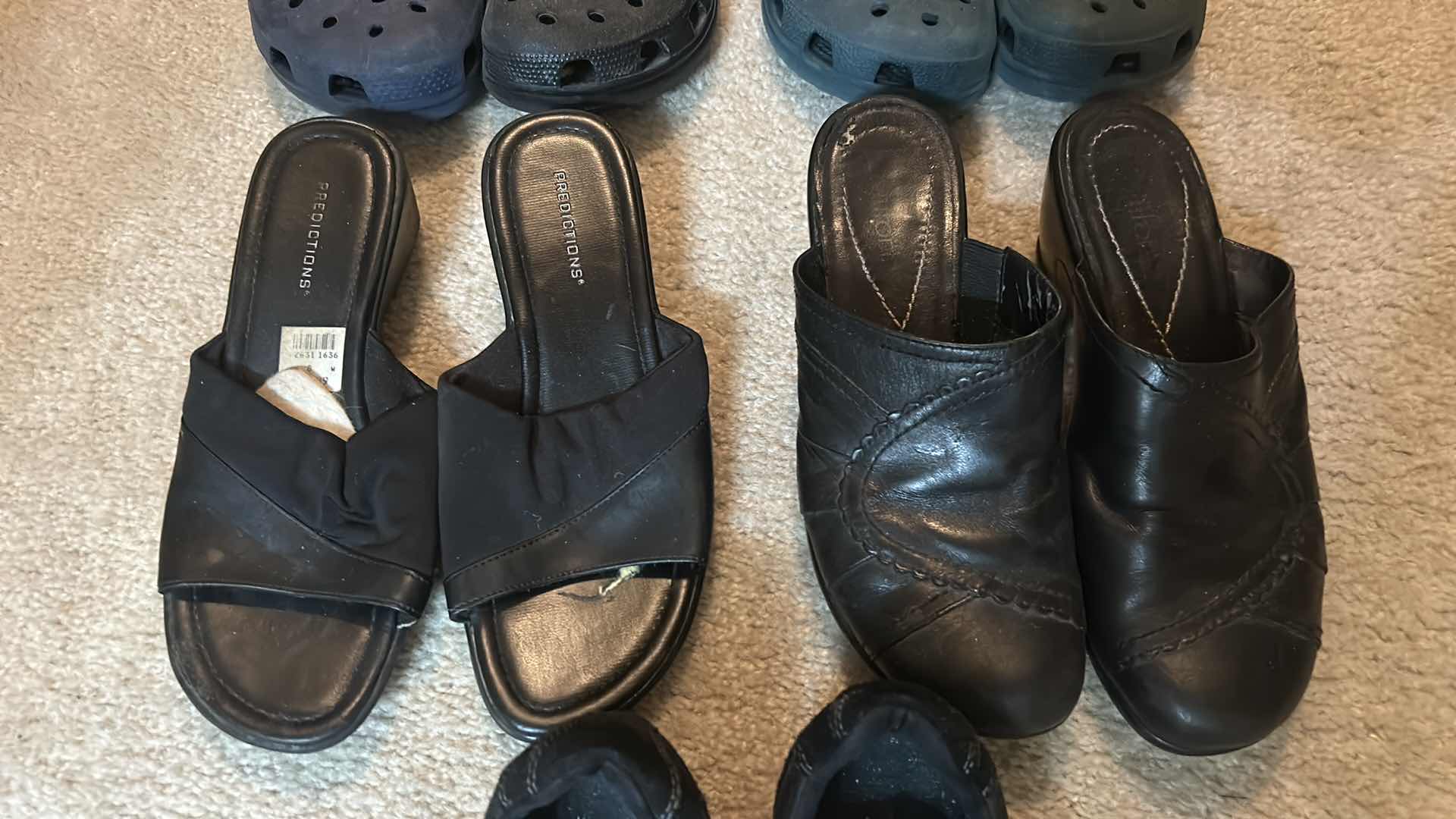 Photo 1 of WOMENS SHOES SIZE 8/9