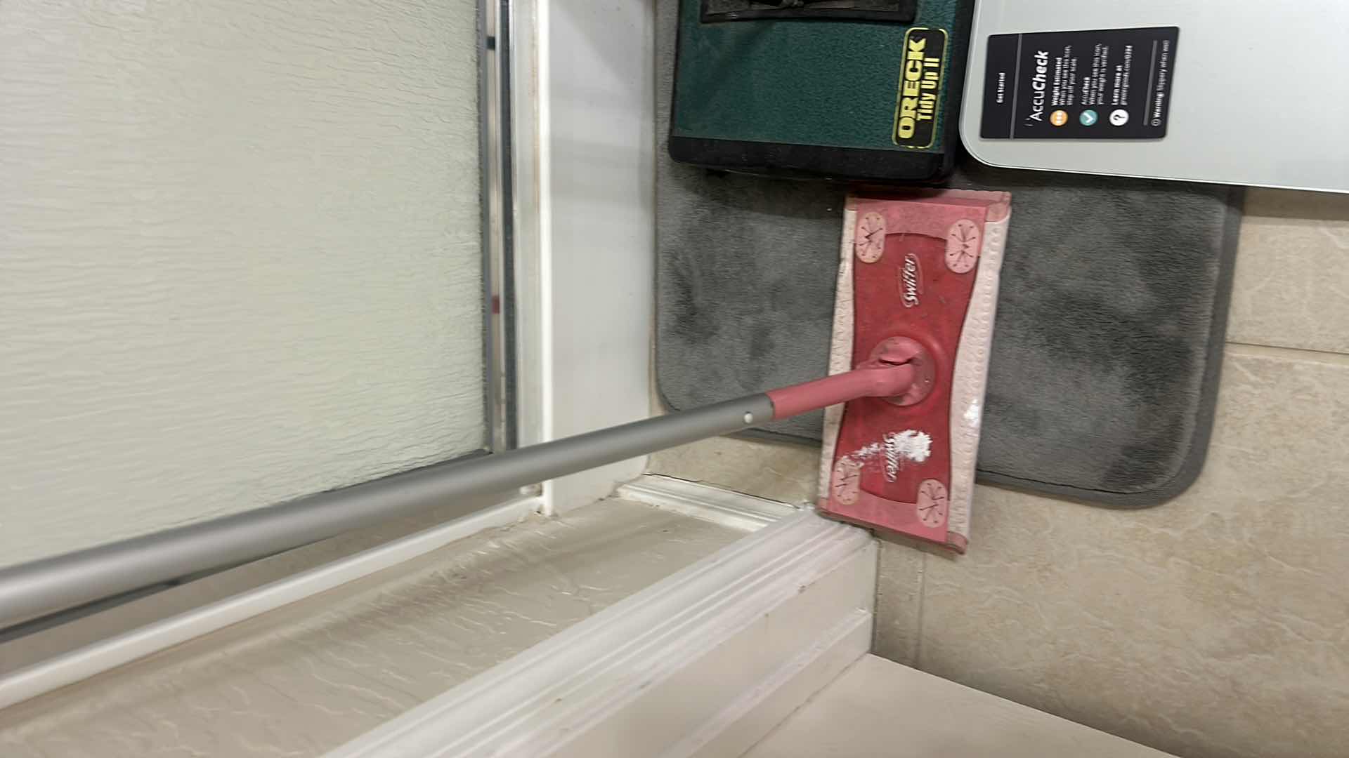 Photo 1 of BATHROOM SCALE, MAT, ORECK, SUPPLEMENTS