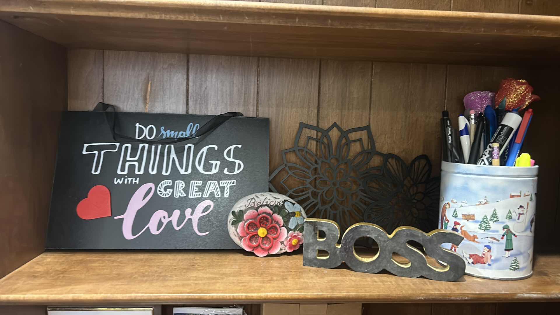 Photo 1 of MISCELLANEOUS GREETING CARDS, OFFICE SUPPLIES, AND HOME DÉCOR.