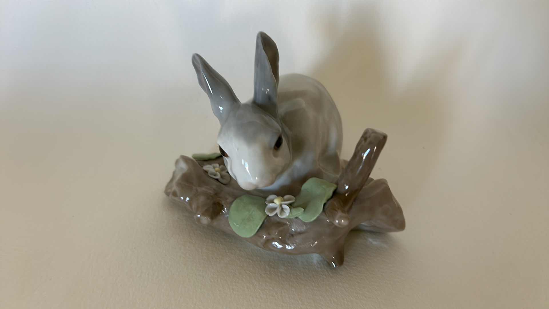 Photo 1 of LLADRO RABBIT EATING FIGURINE H4”