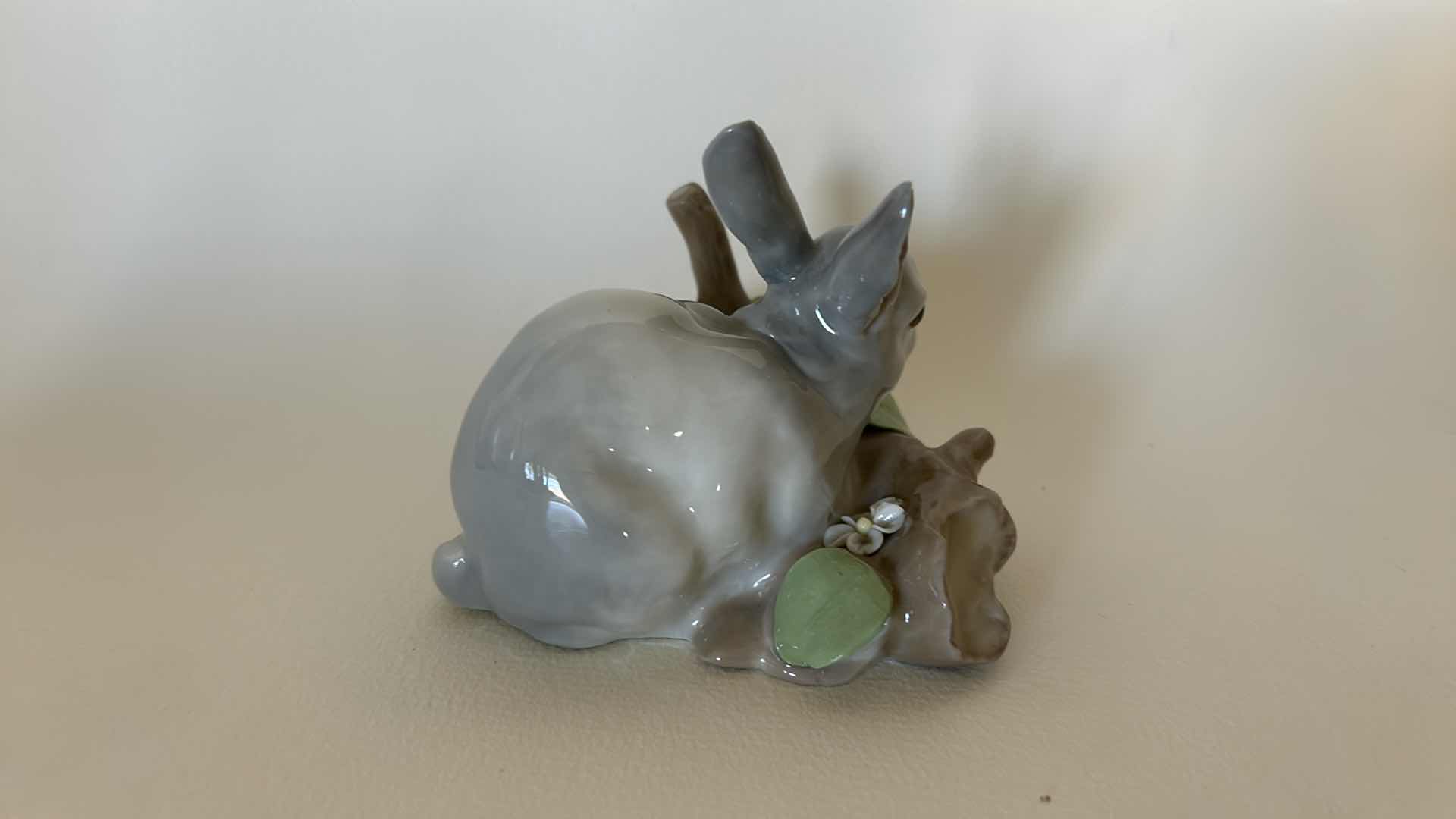 Photo 1 of LLADRO RABBIT EATING FIGURINE H4”