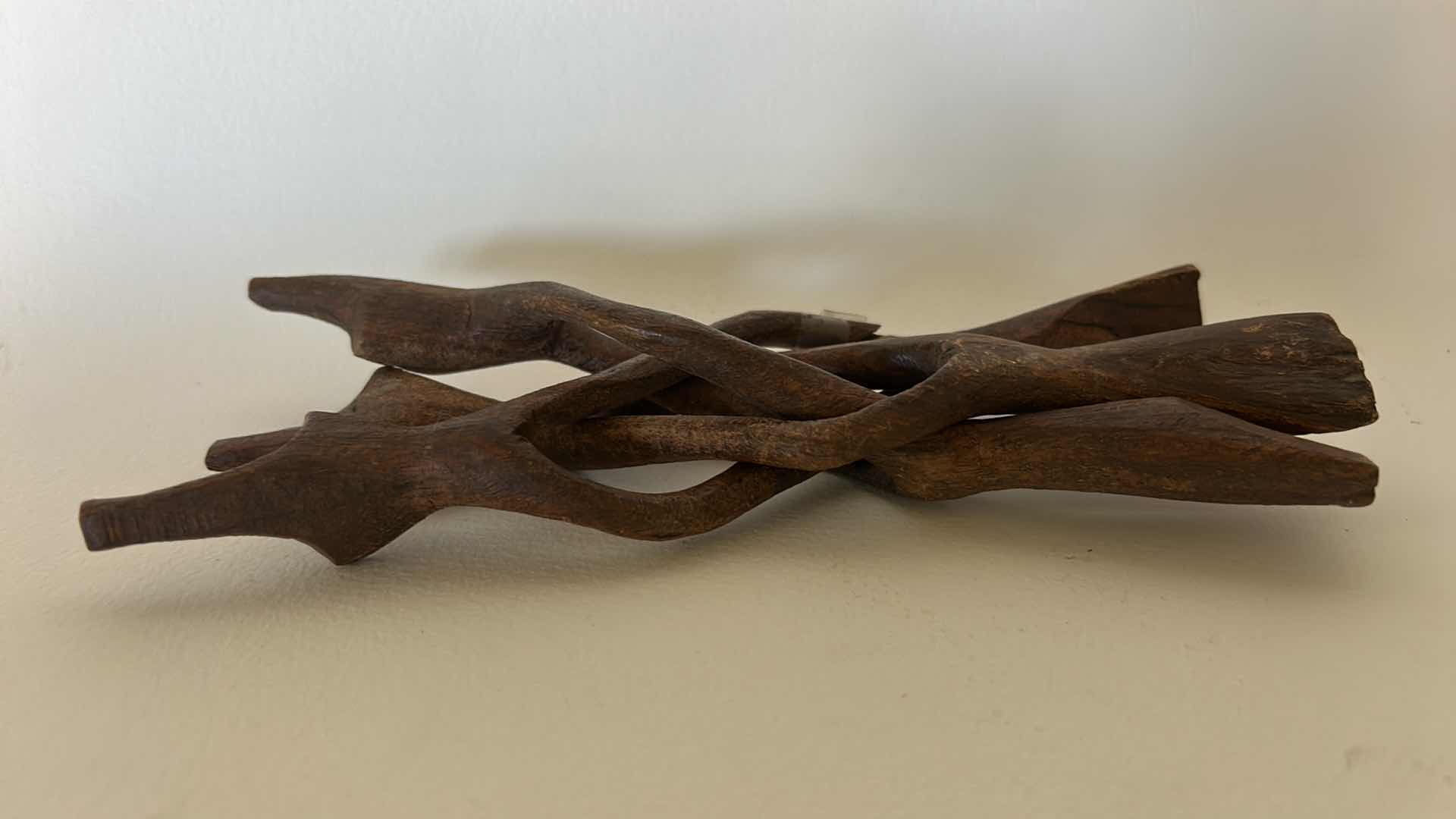 Photo 1 of CORAL WITH WOOD STAND H6.5”