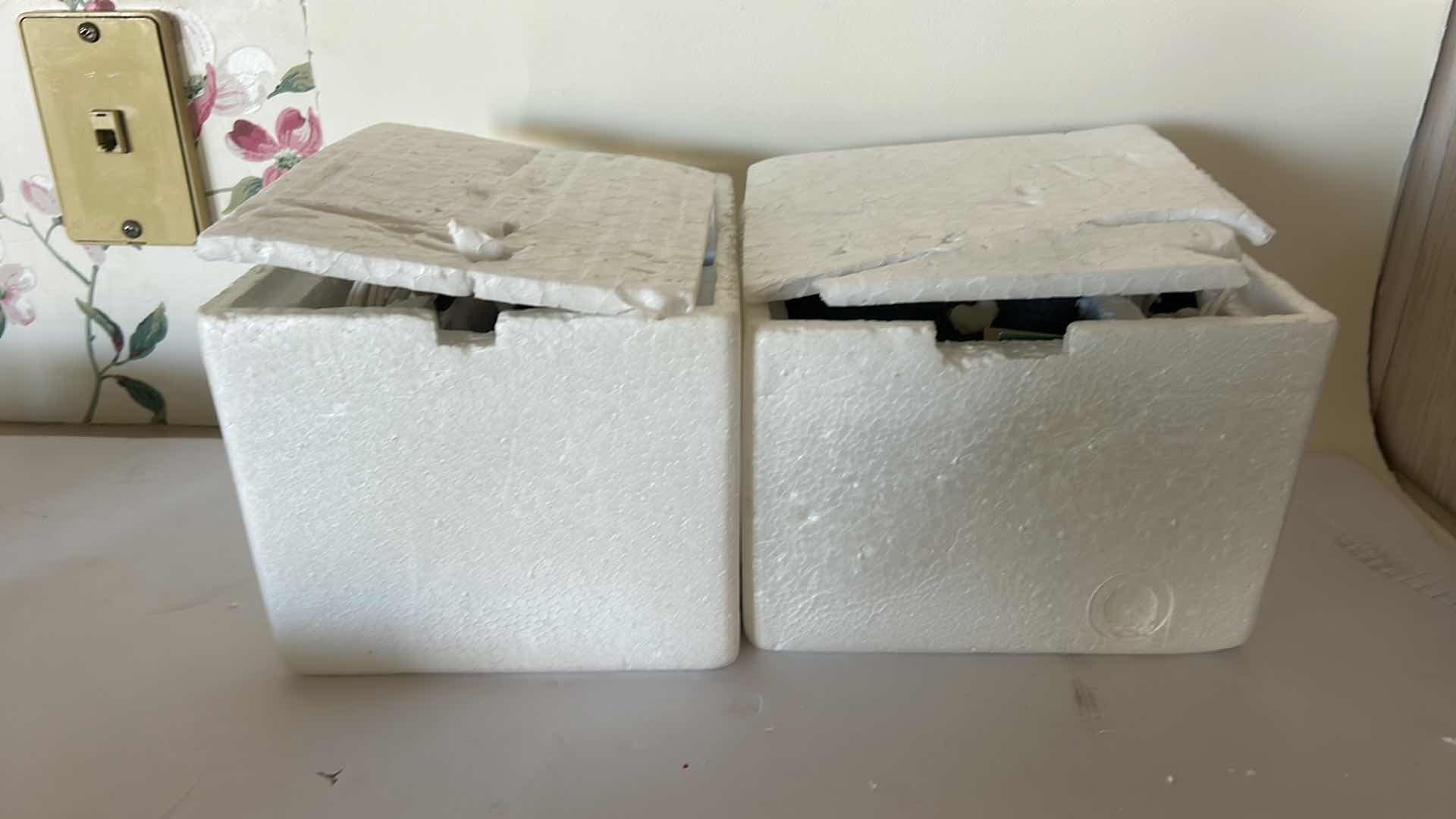 Photo 1 of 2- THE SHOPS AT DIKENS VILLAGE CHRISTMAS DECORATIONS